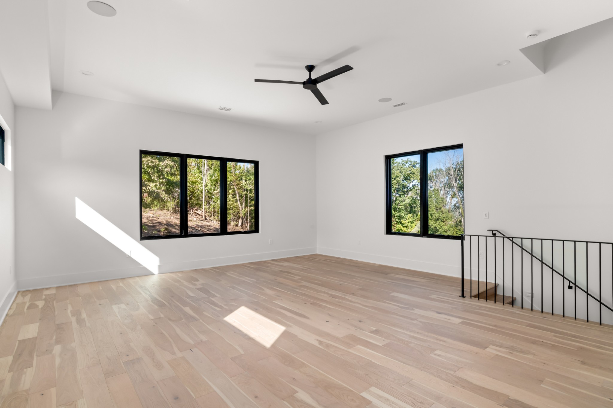 5817 Woodland Hills Dr