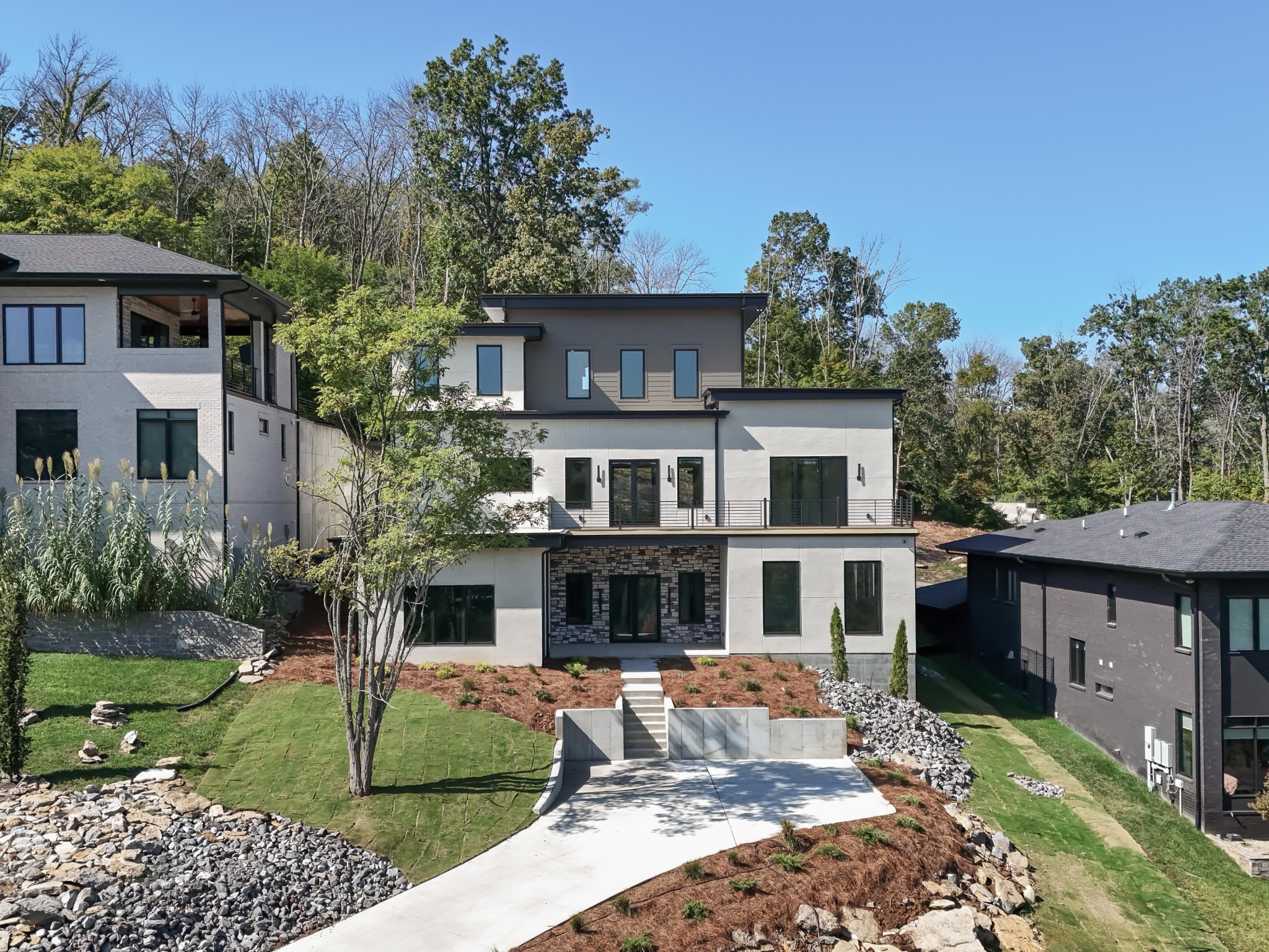 5817 Woodland Hills Dr