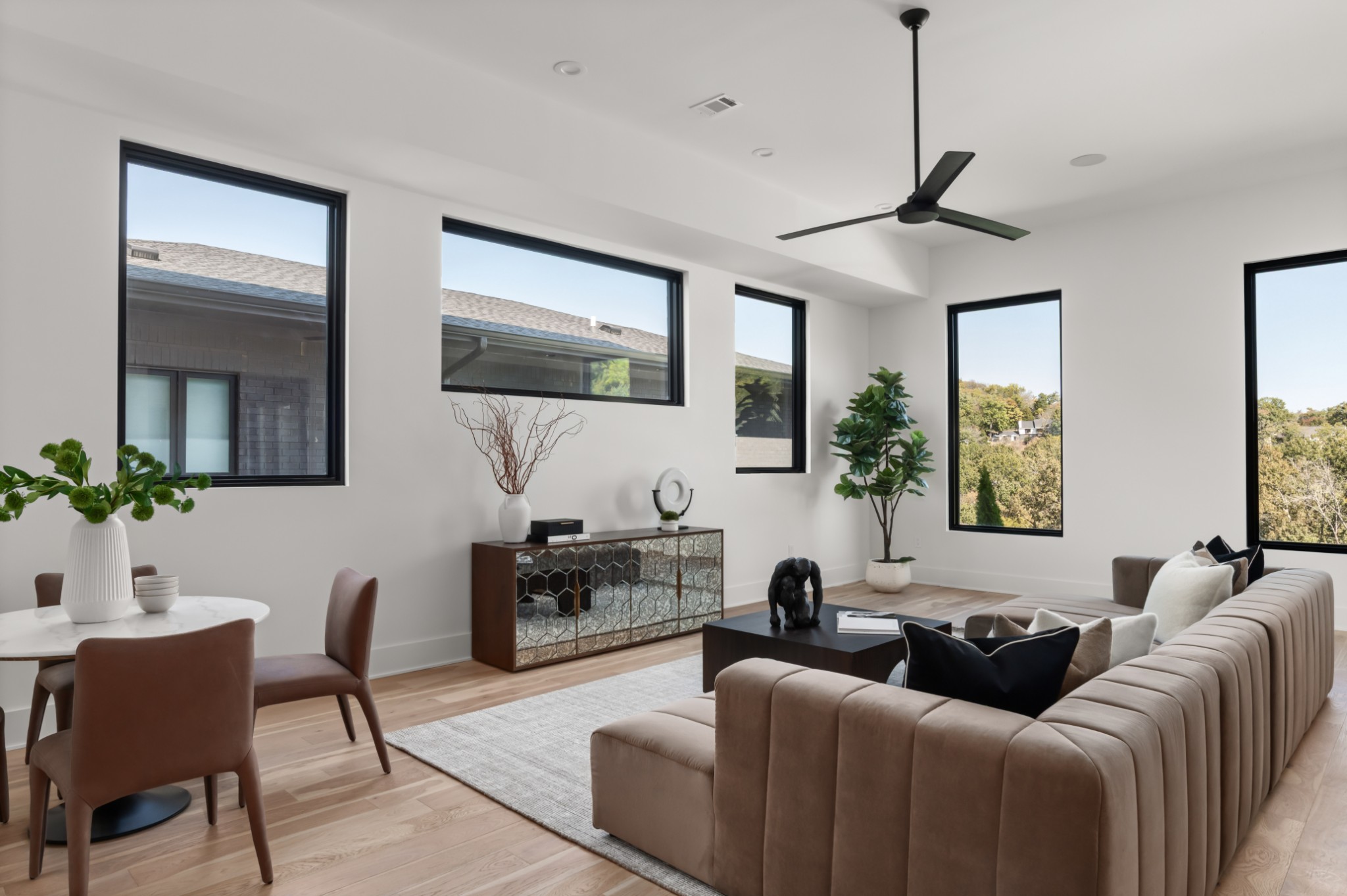 5817 Woodland Hills Dr