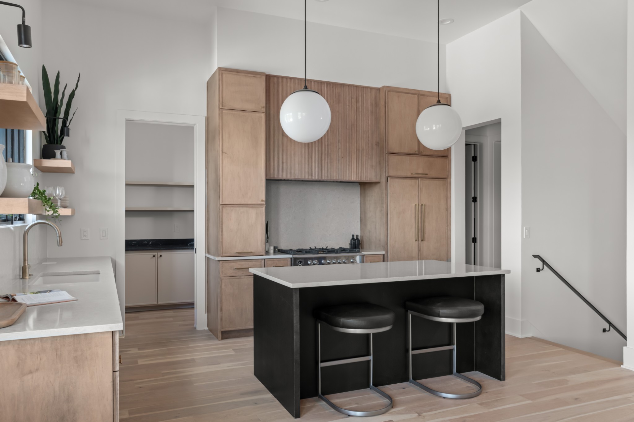 5817 Woodland Hills Dr