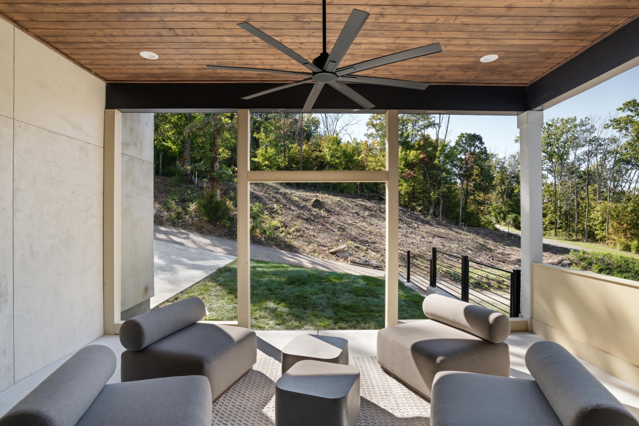 5817 Woodland Hills Dr