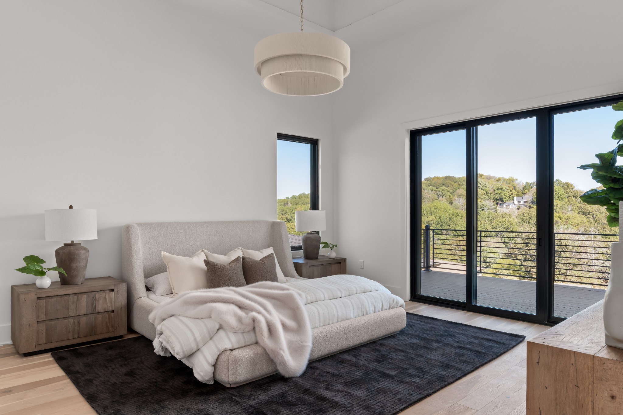 5817 Woodland Hills Dr