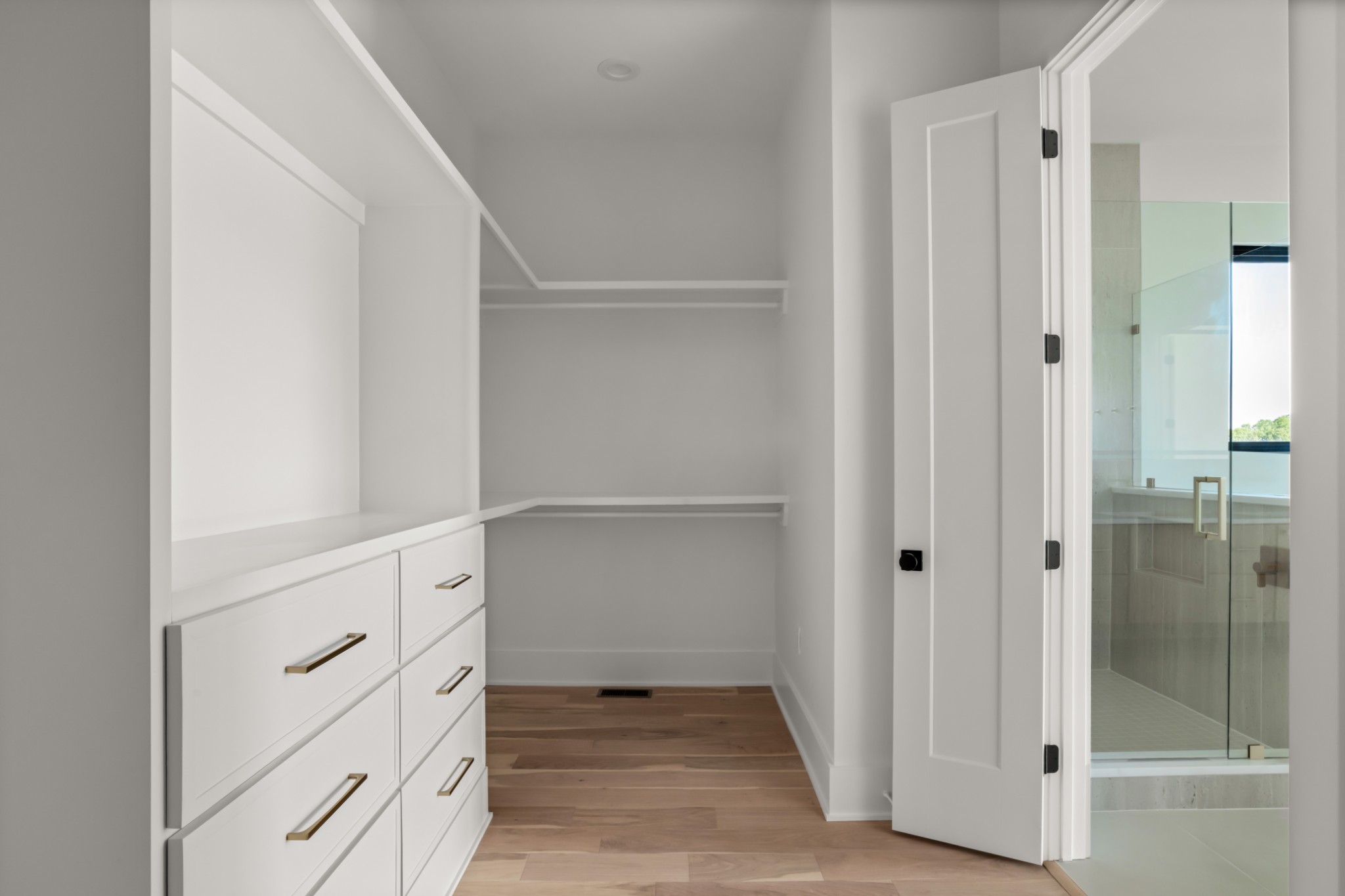 5817 Woodland Hills Dr