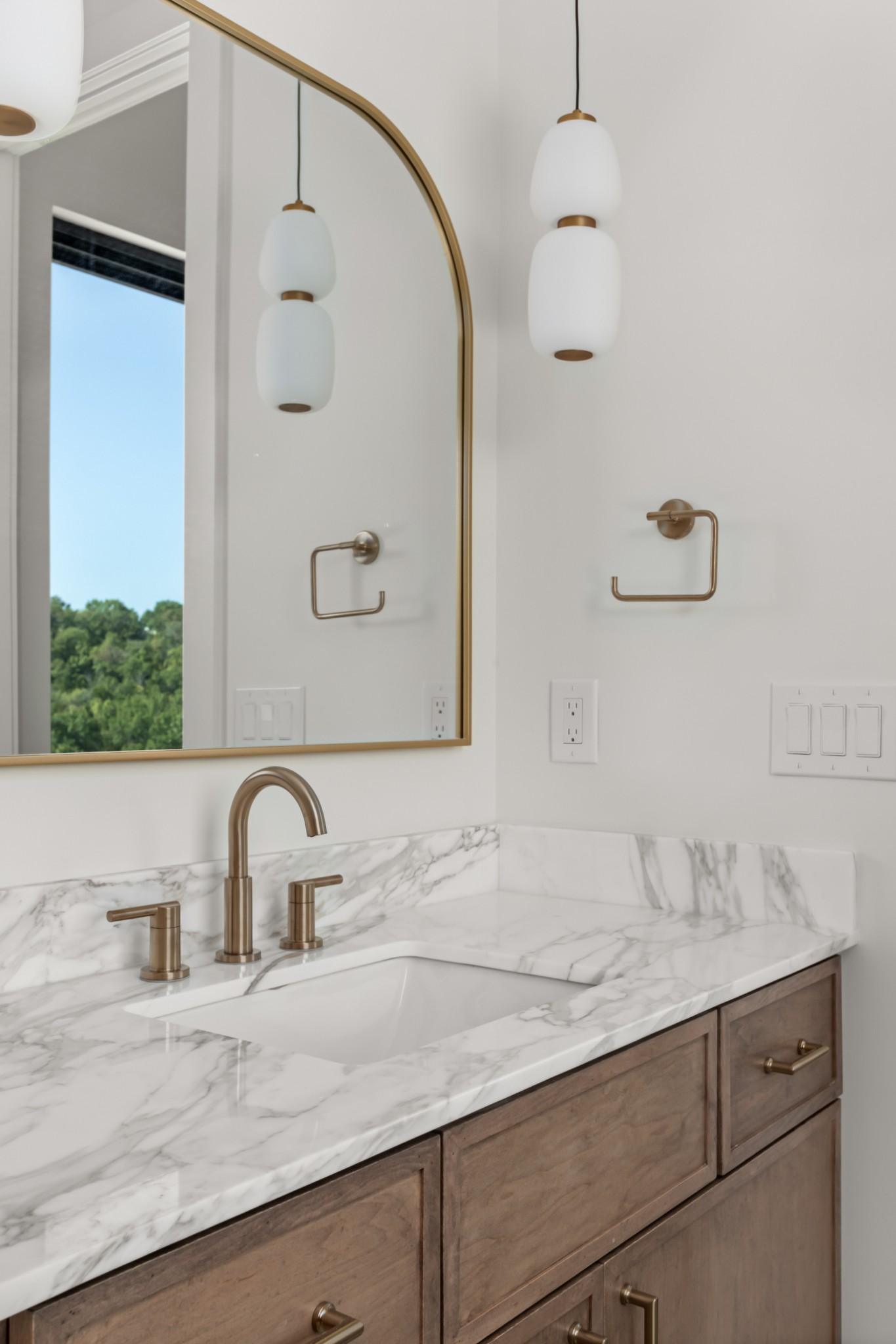 5817 Woodland Hills Dr