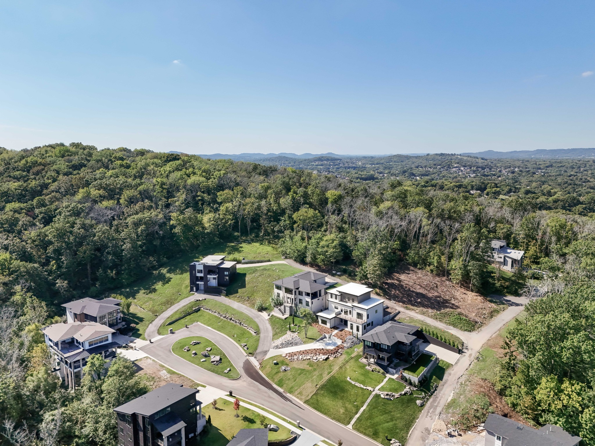 5817 Woodland Hills Dr