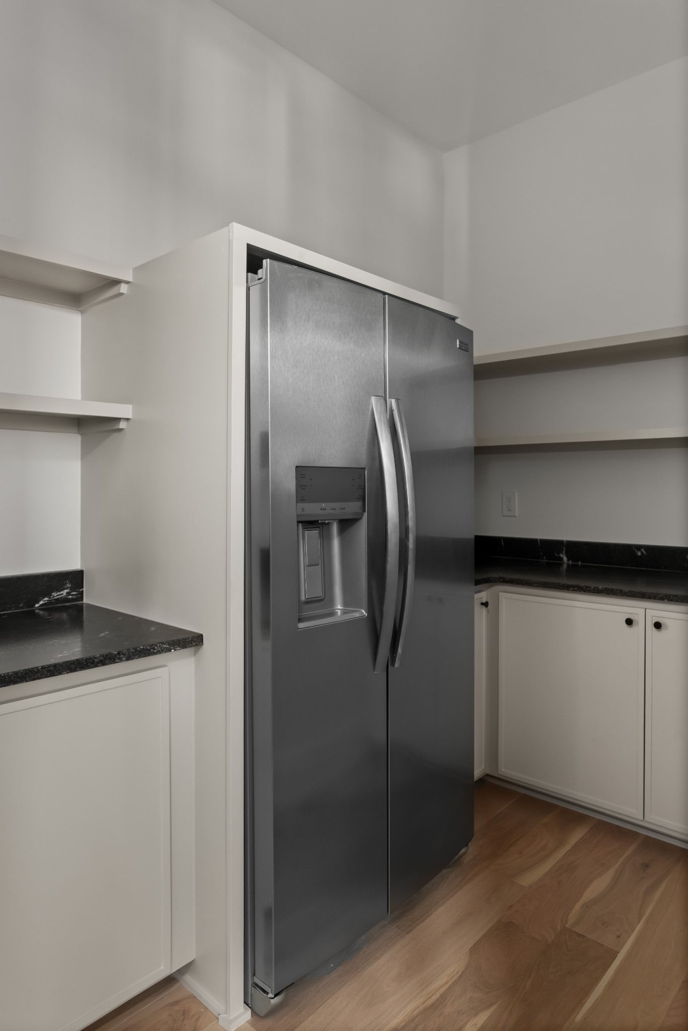 5817 Woodland Hills Dr