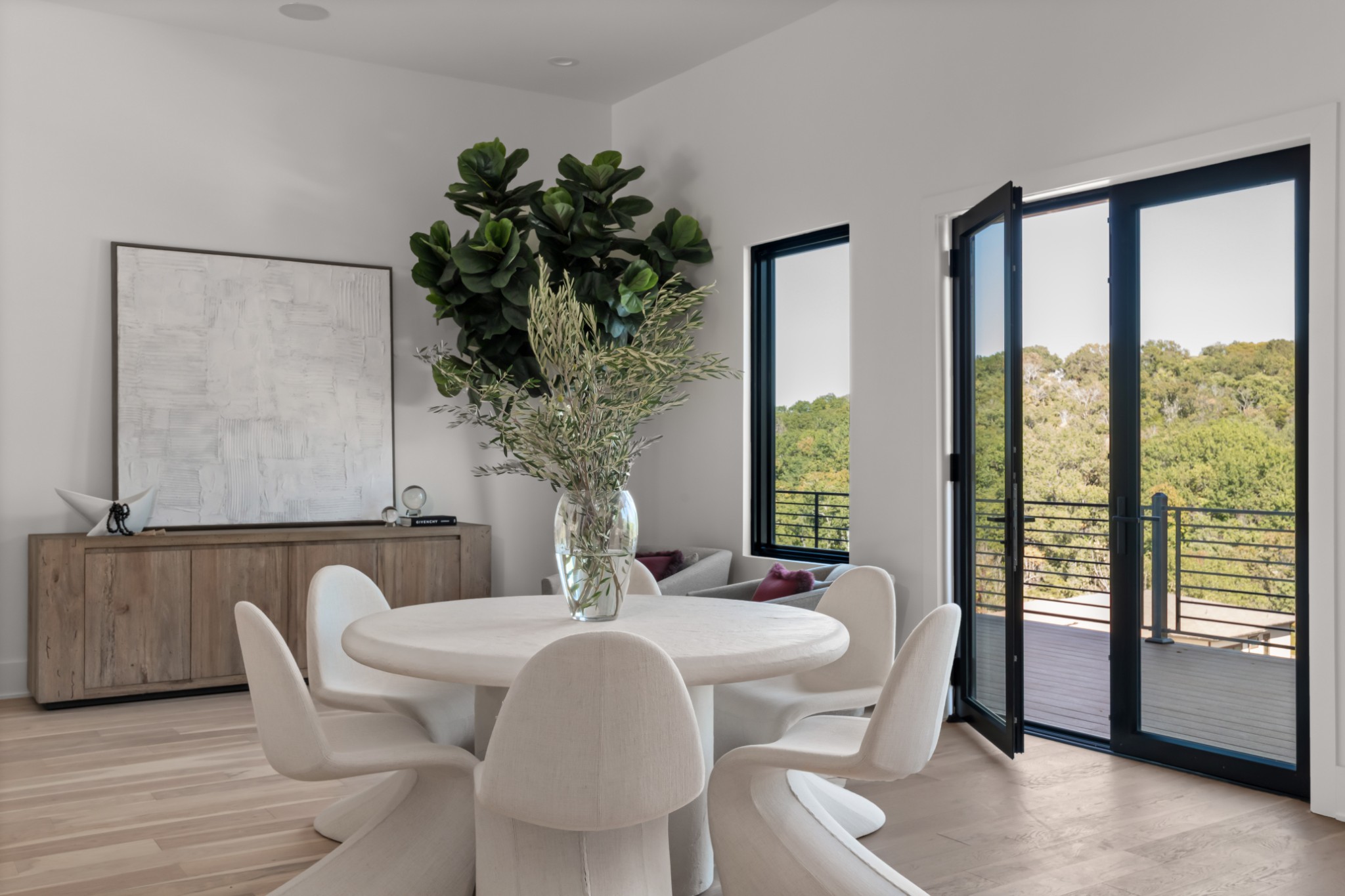 5817 Woodland Hills Dr