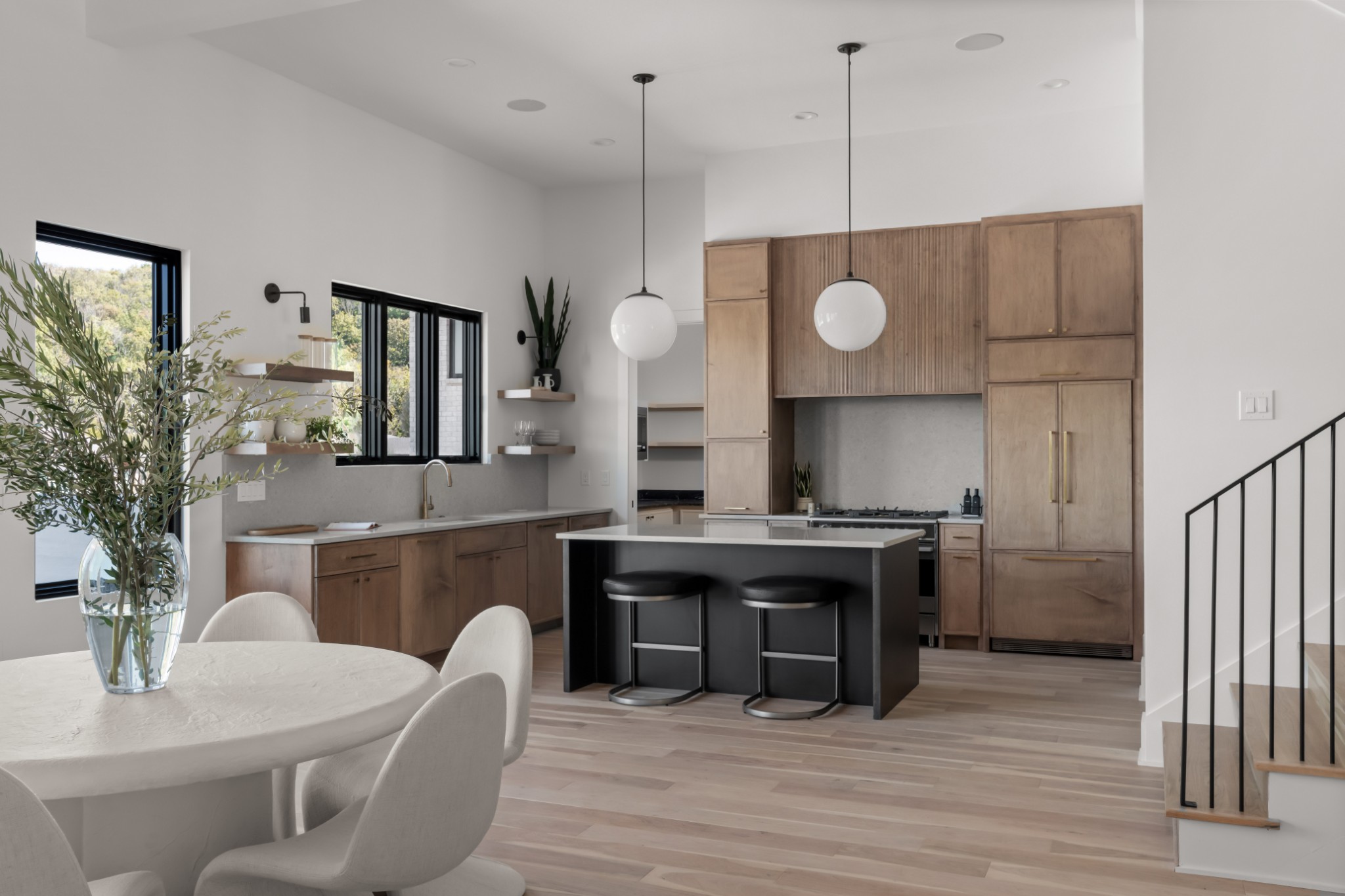 5817 Woodland Hills Dr