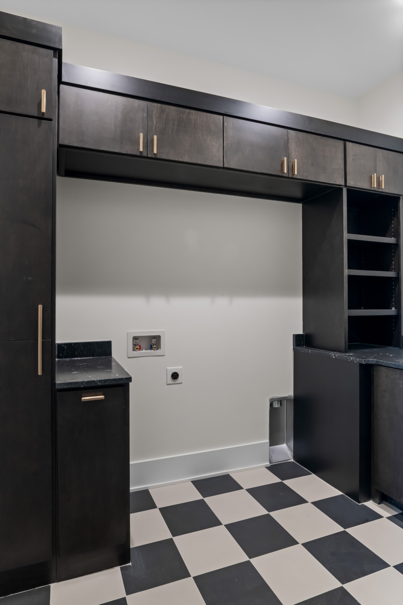 5817 Woodland Hills Dr