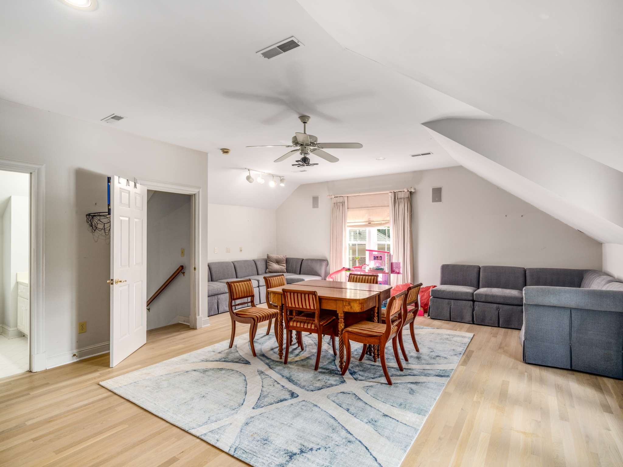 22 Bosley Oaks