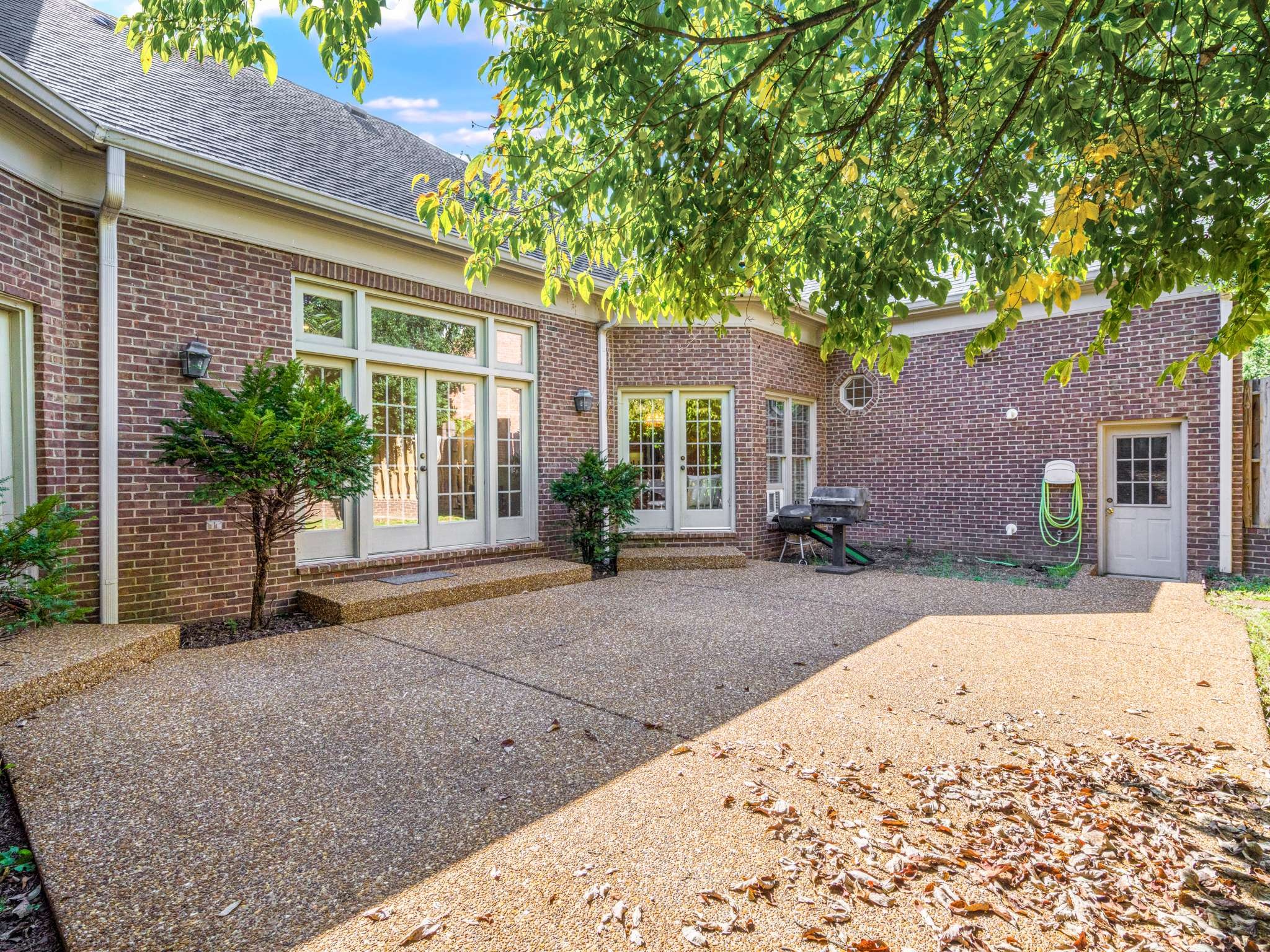 22 Bosley Oaks