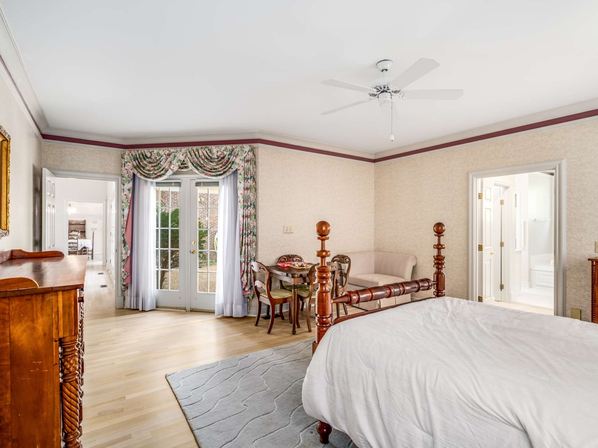 22 Bosley Oaks