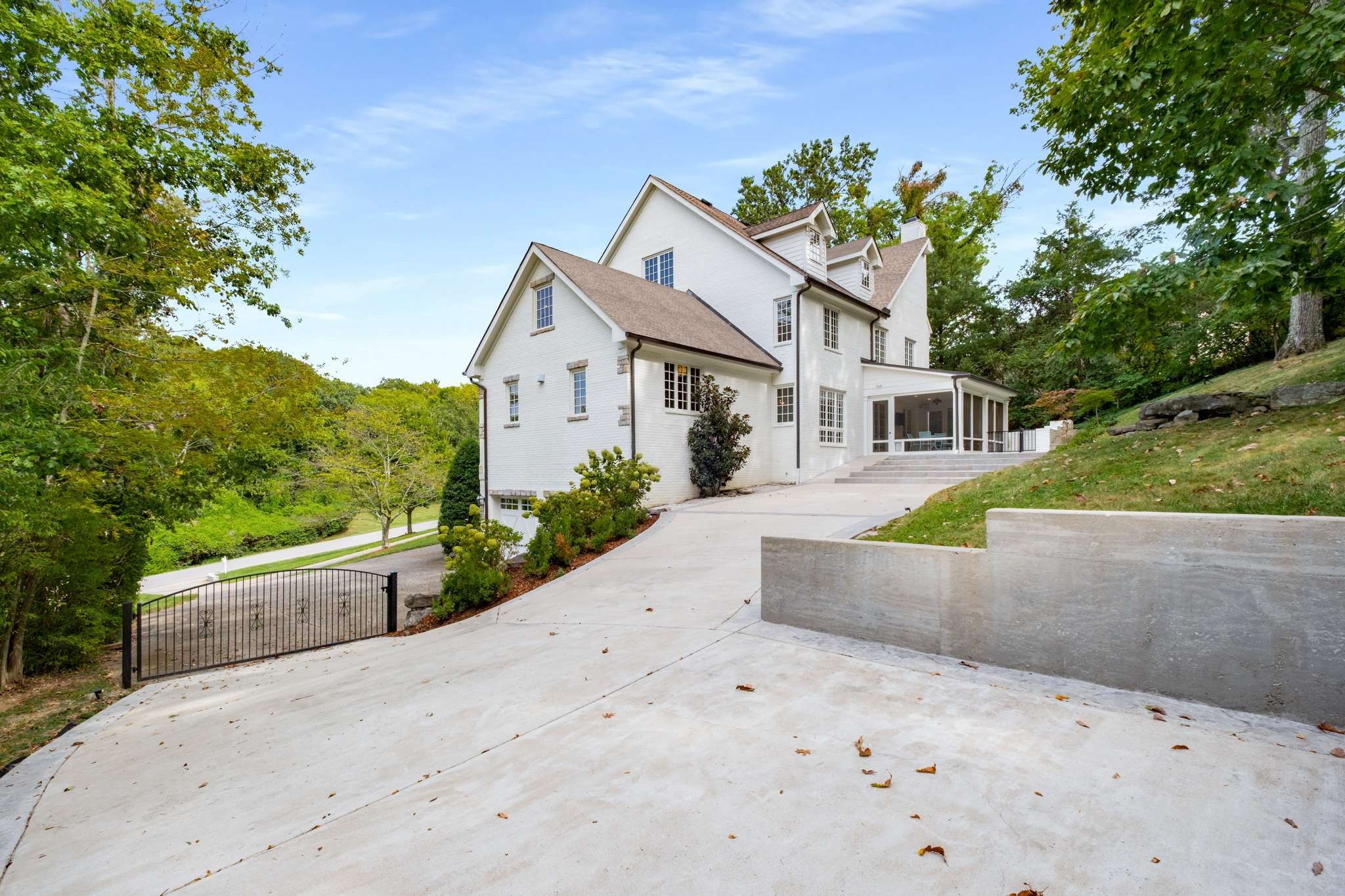 4421 Wayland Dr