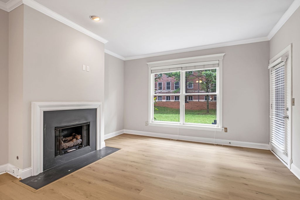 4040 Woodlawn Dr Unit: 12