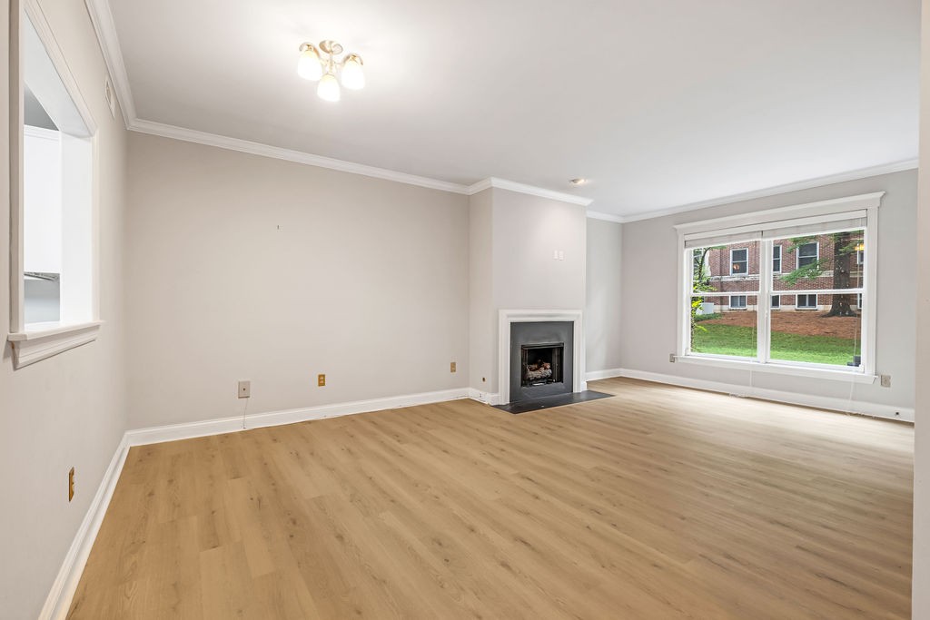 4040 Woodlawn Dr Unit: 12