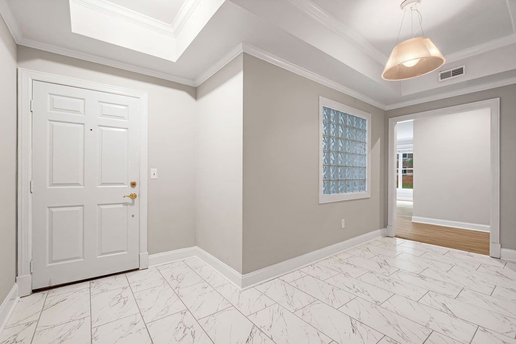 4040 Woodlawn Dr Unit: 12