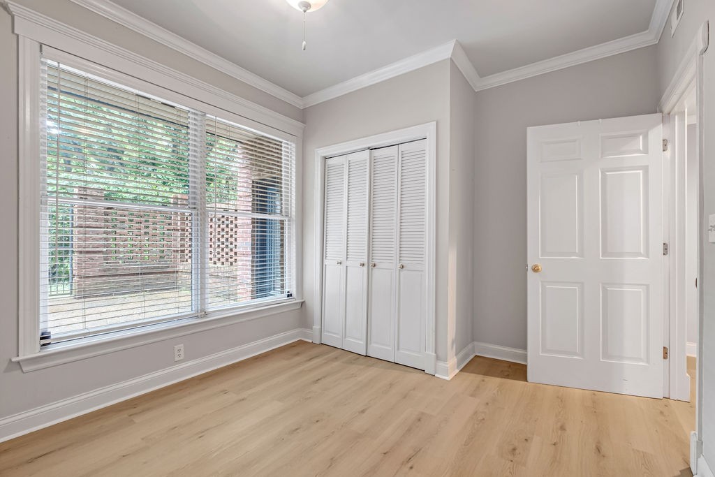 4040 Woodlawn Dr Unit: 12