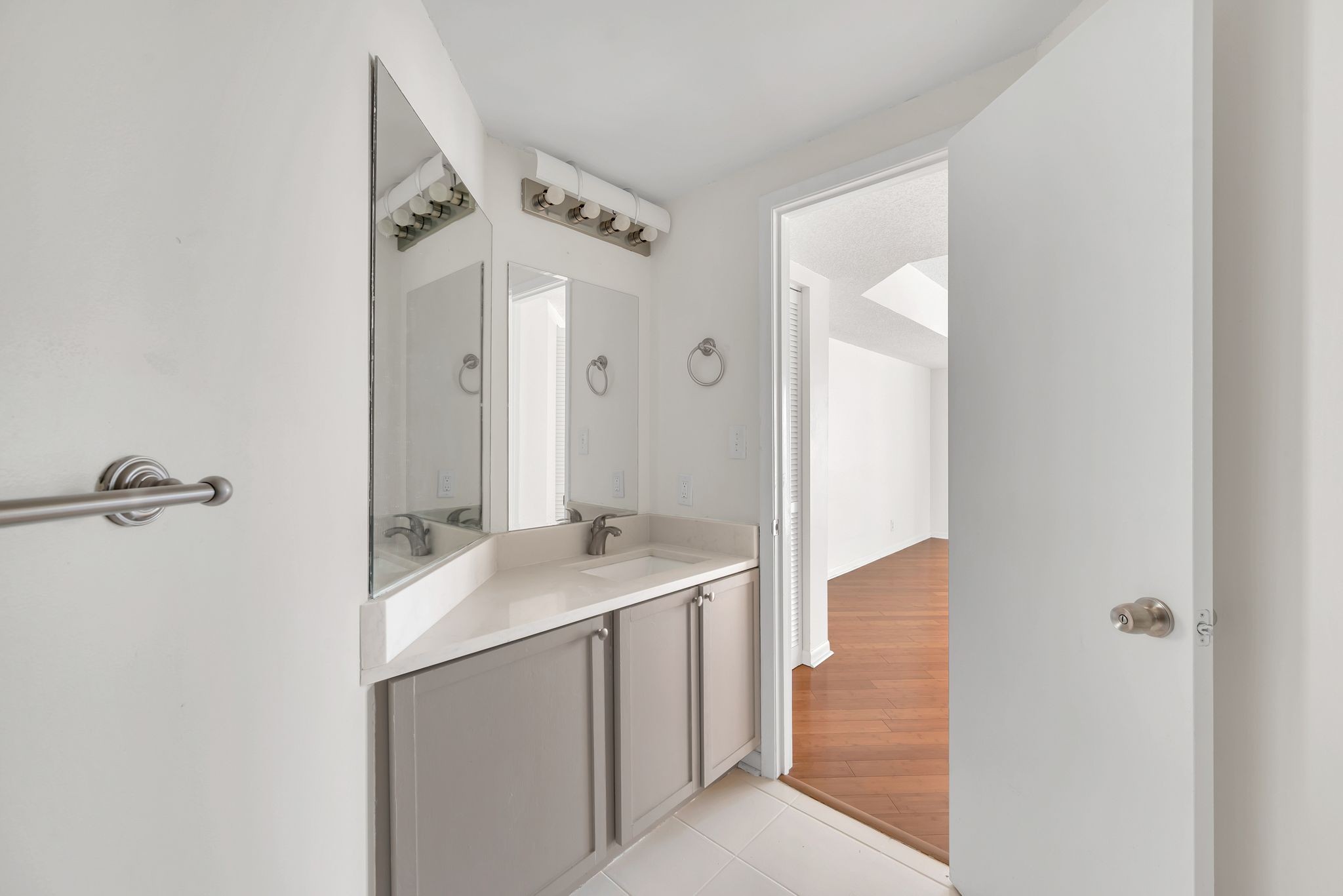 900 19th Ave, S Unit: 507