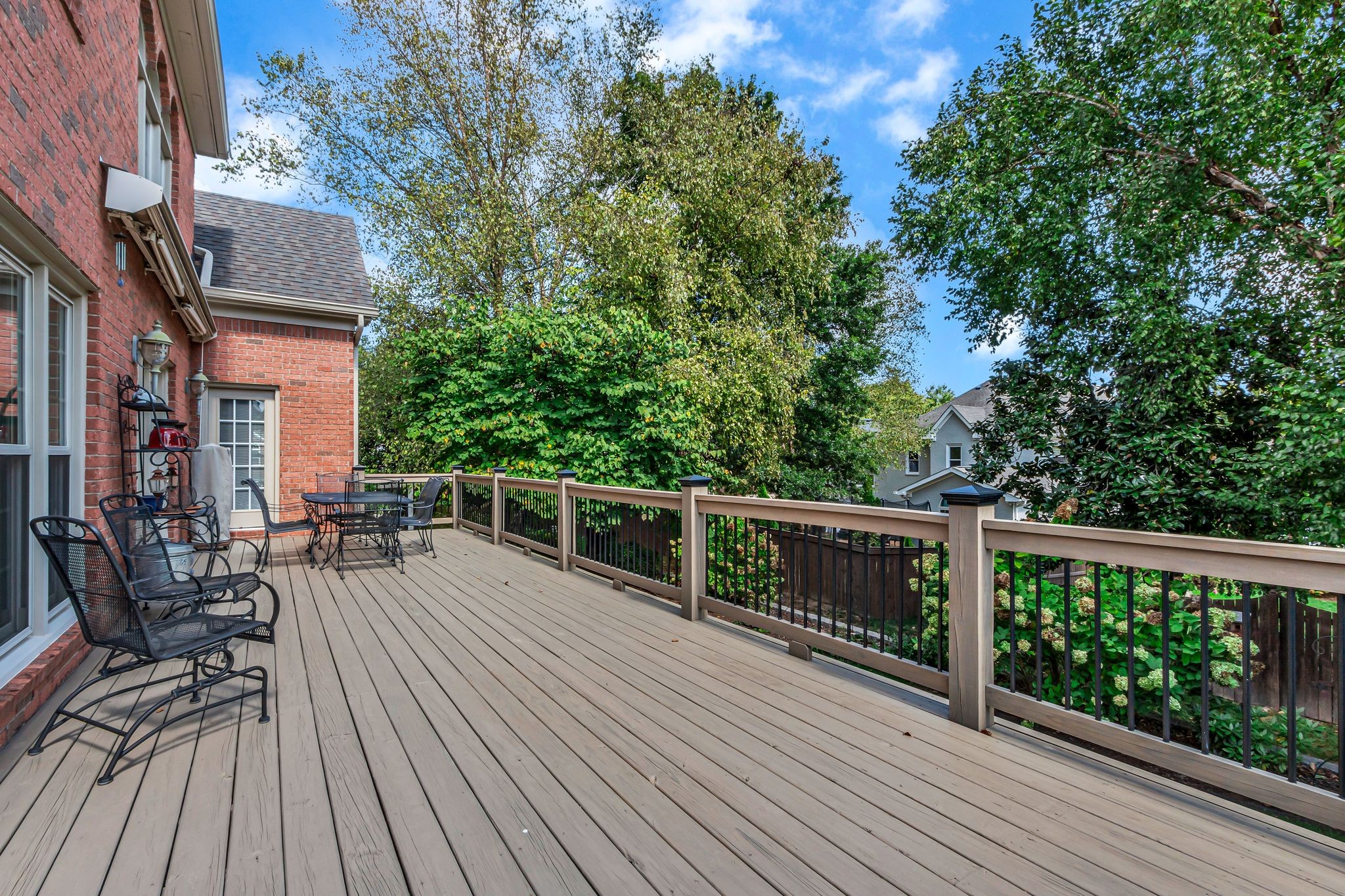 282 Noah Dr