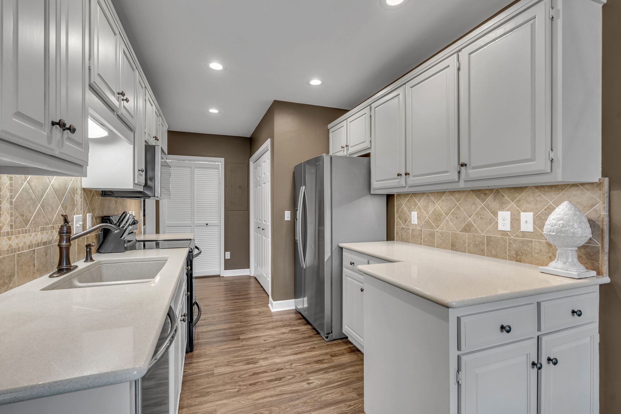 8729 Sawyer Brown Rd