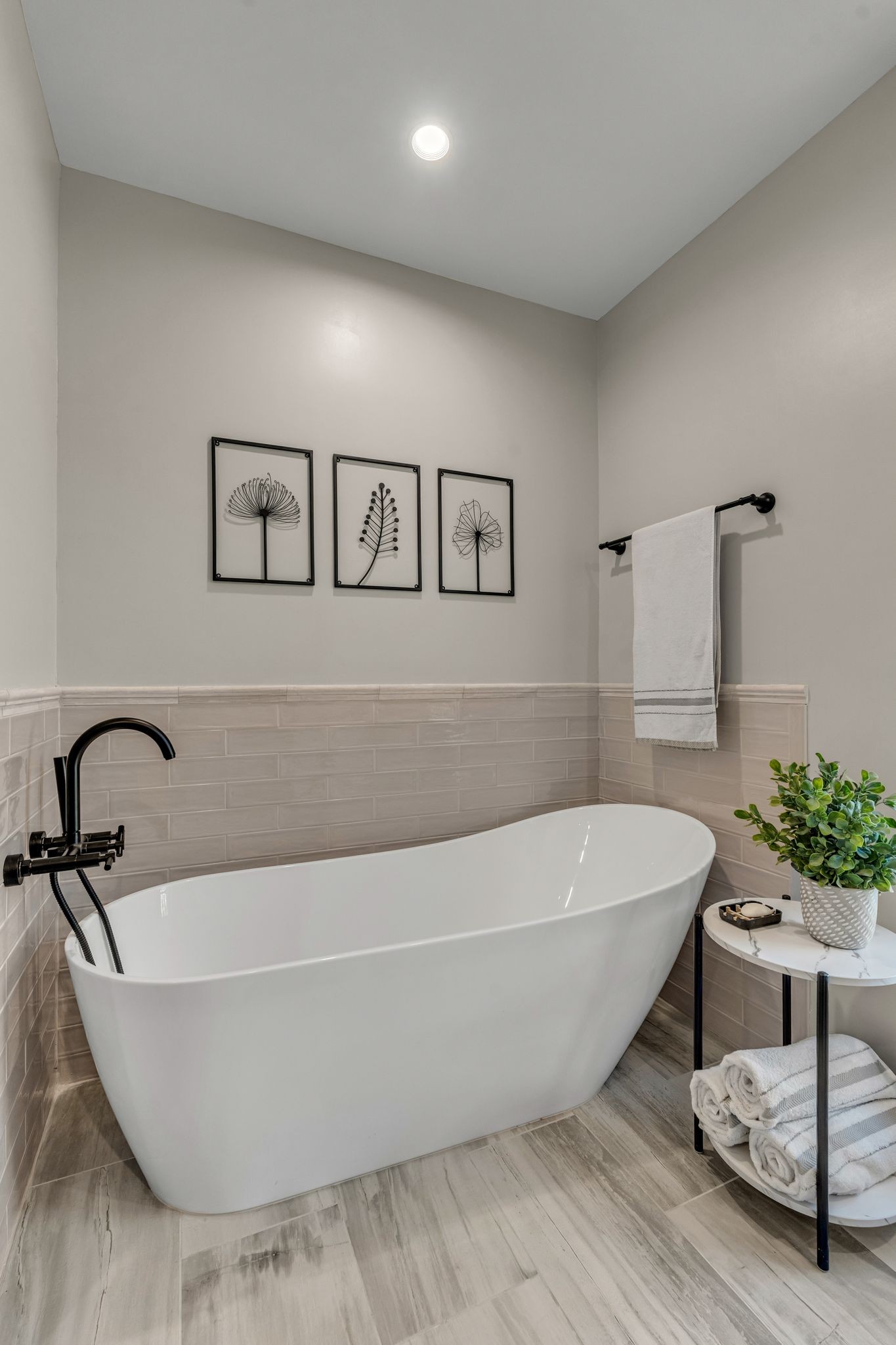 8729 Sawyer Brown Rd