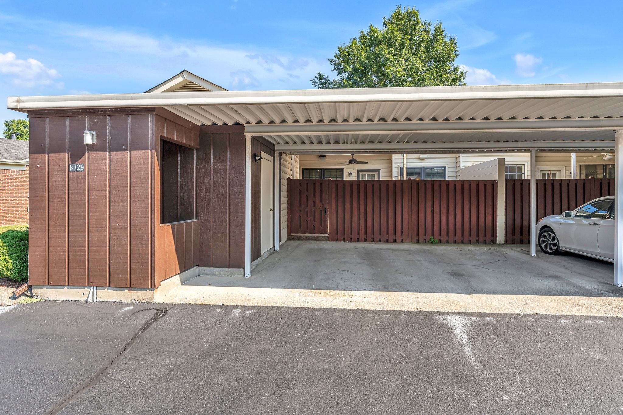 8729 Sawyer Brown Rd