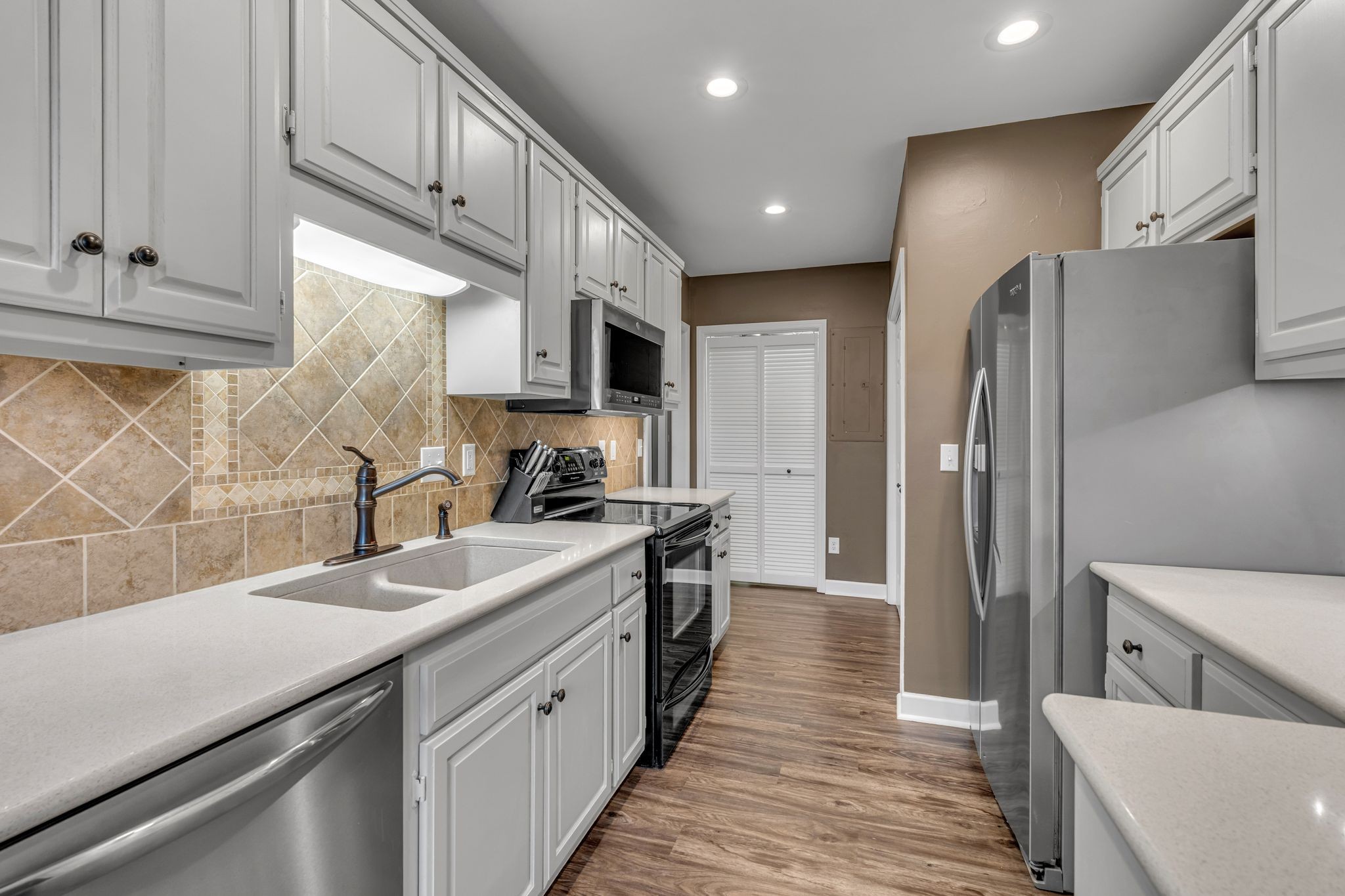 8729 Sawyer Brown Rd