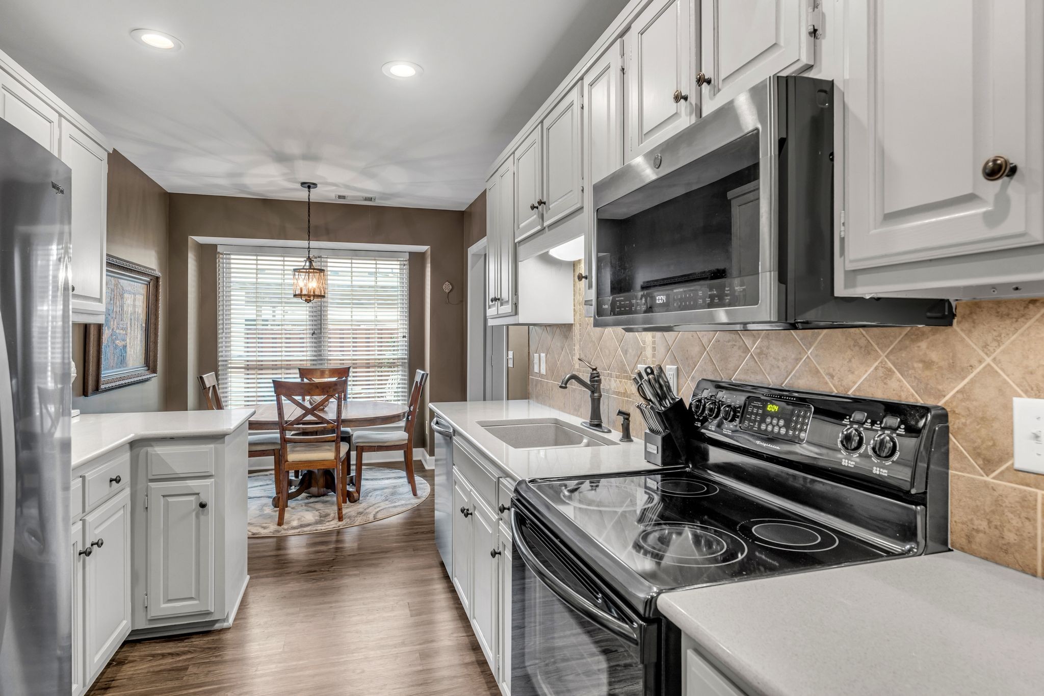 8729 Sawyer Brown Rd