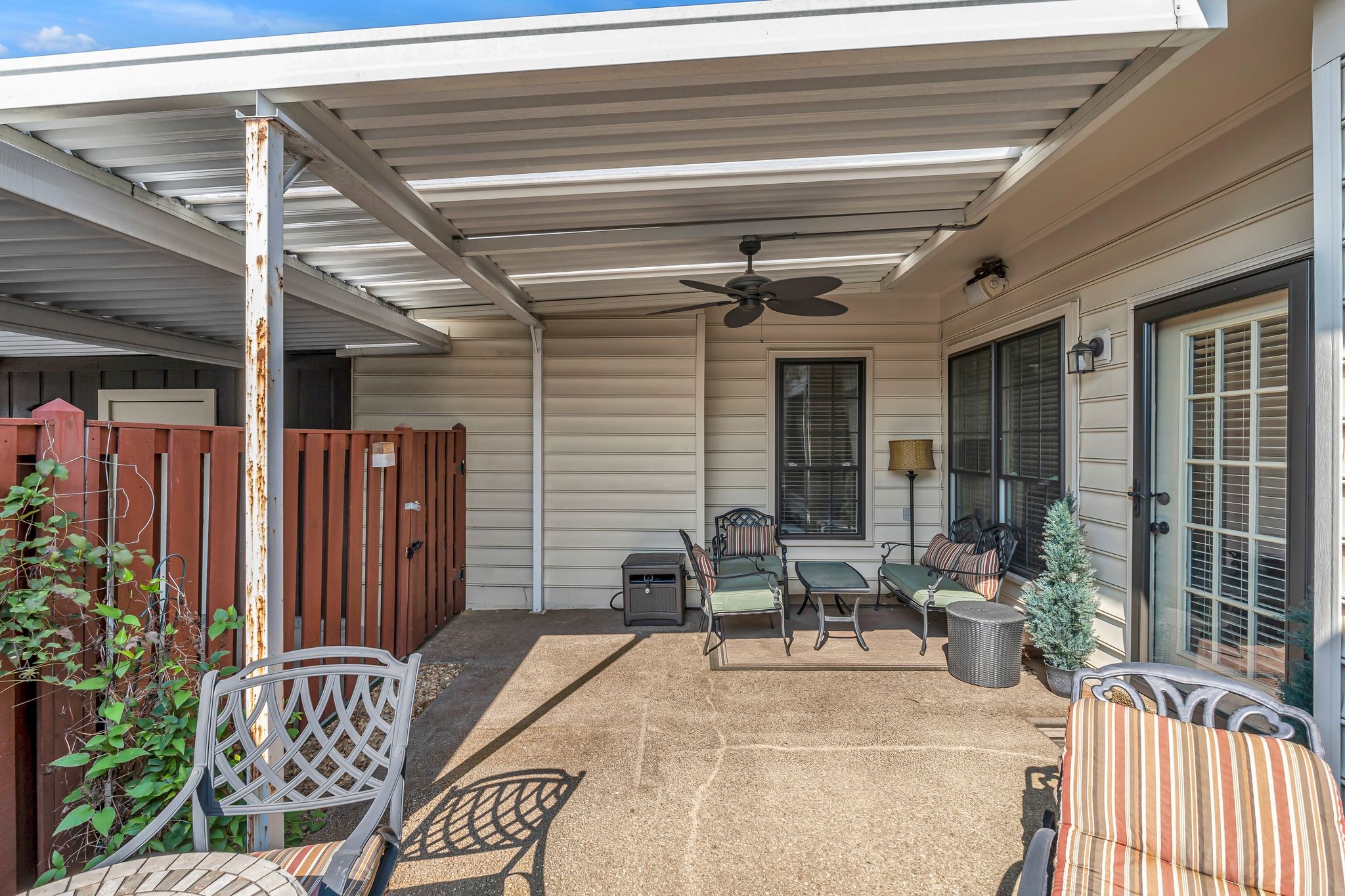 8729 Sawyer Brown Rd