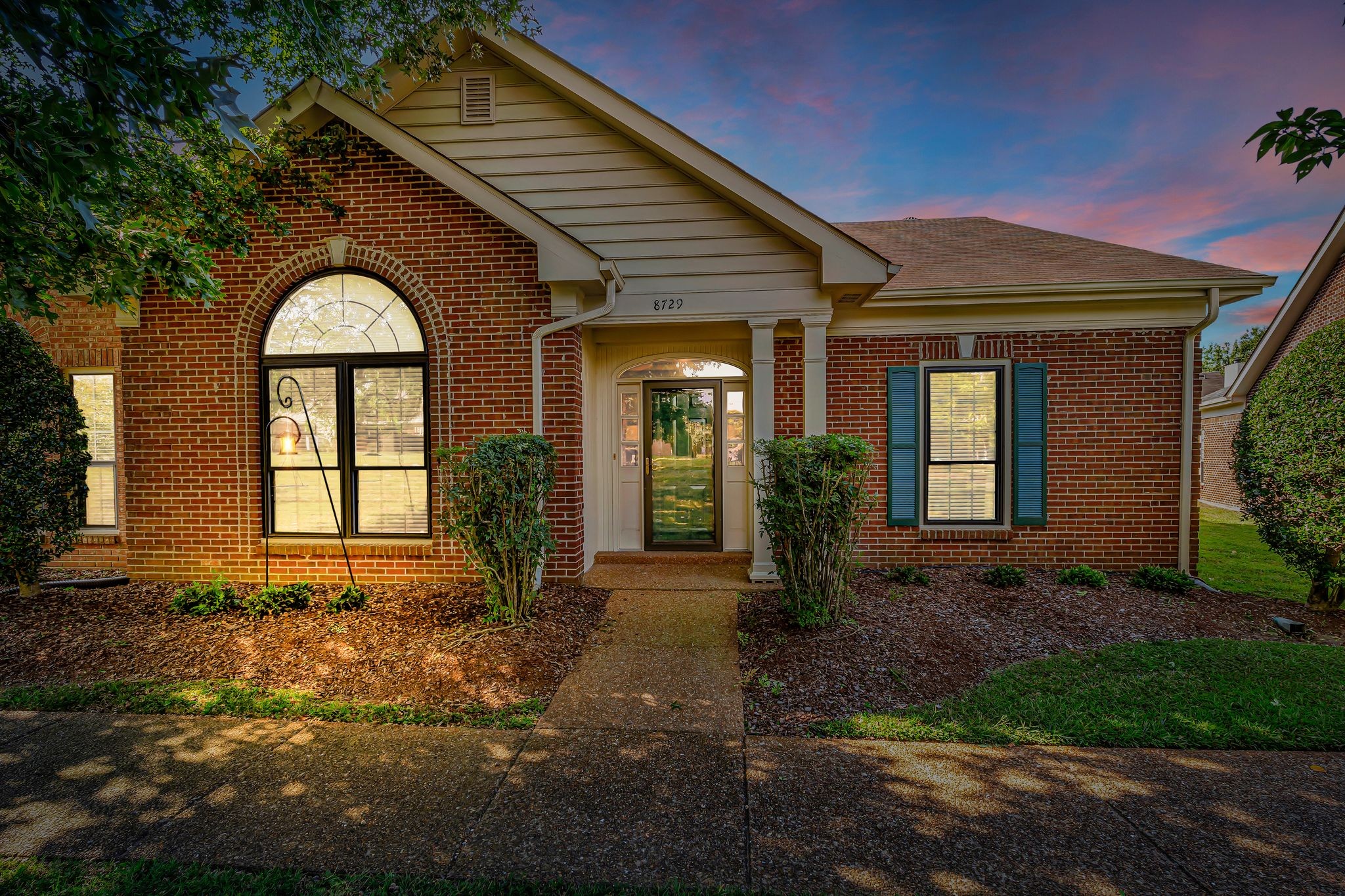 8729 Sawyer Brown Rd