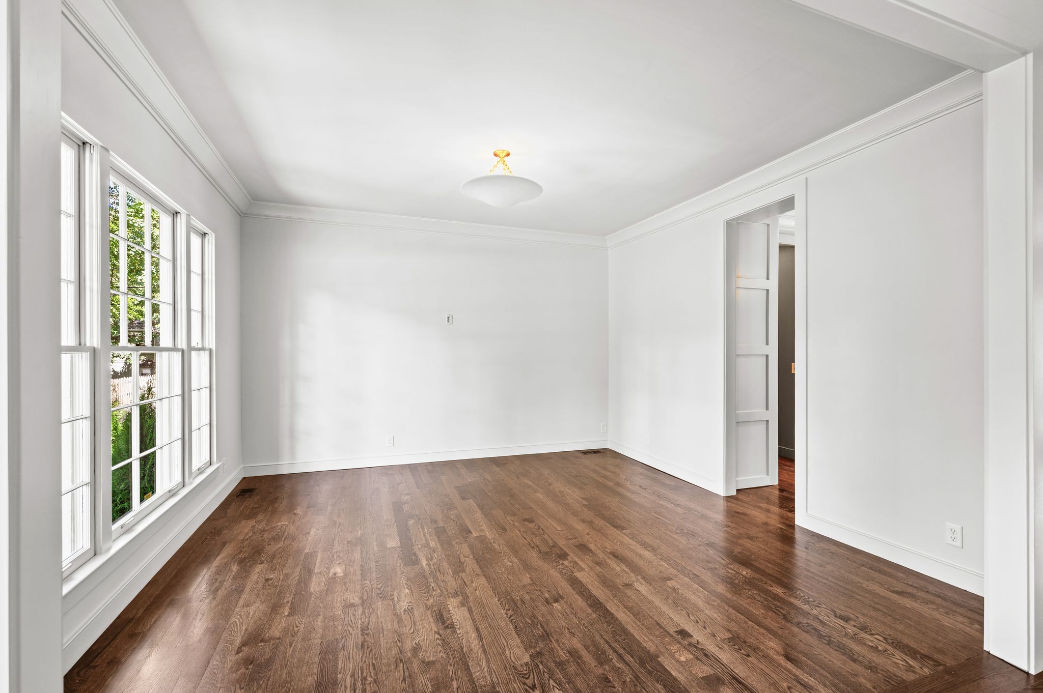 608 Linden Sq