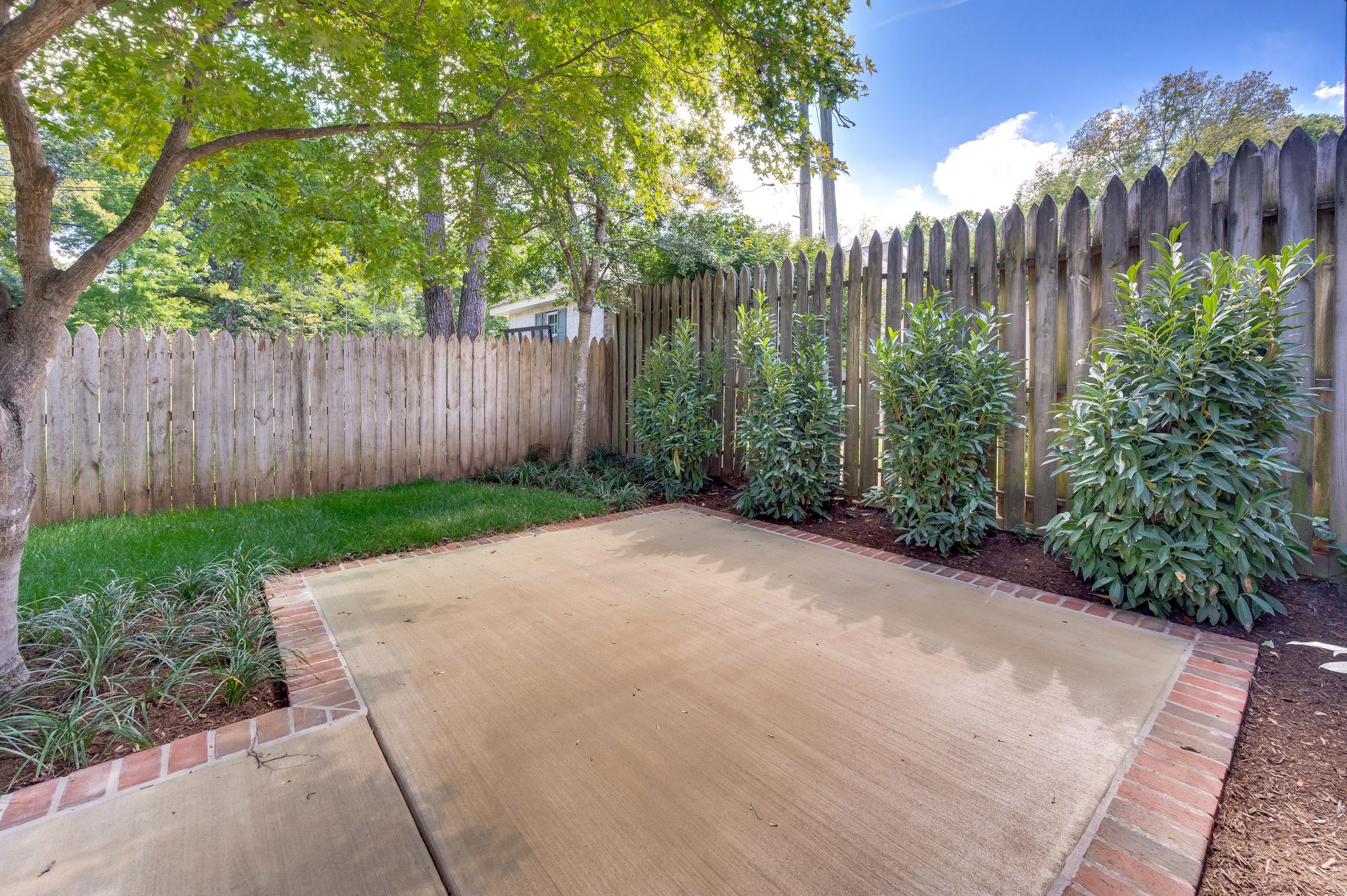 608 Linden Sq