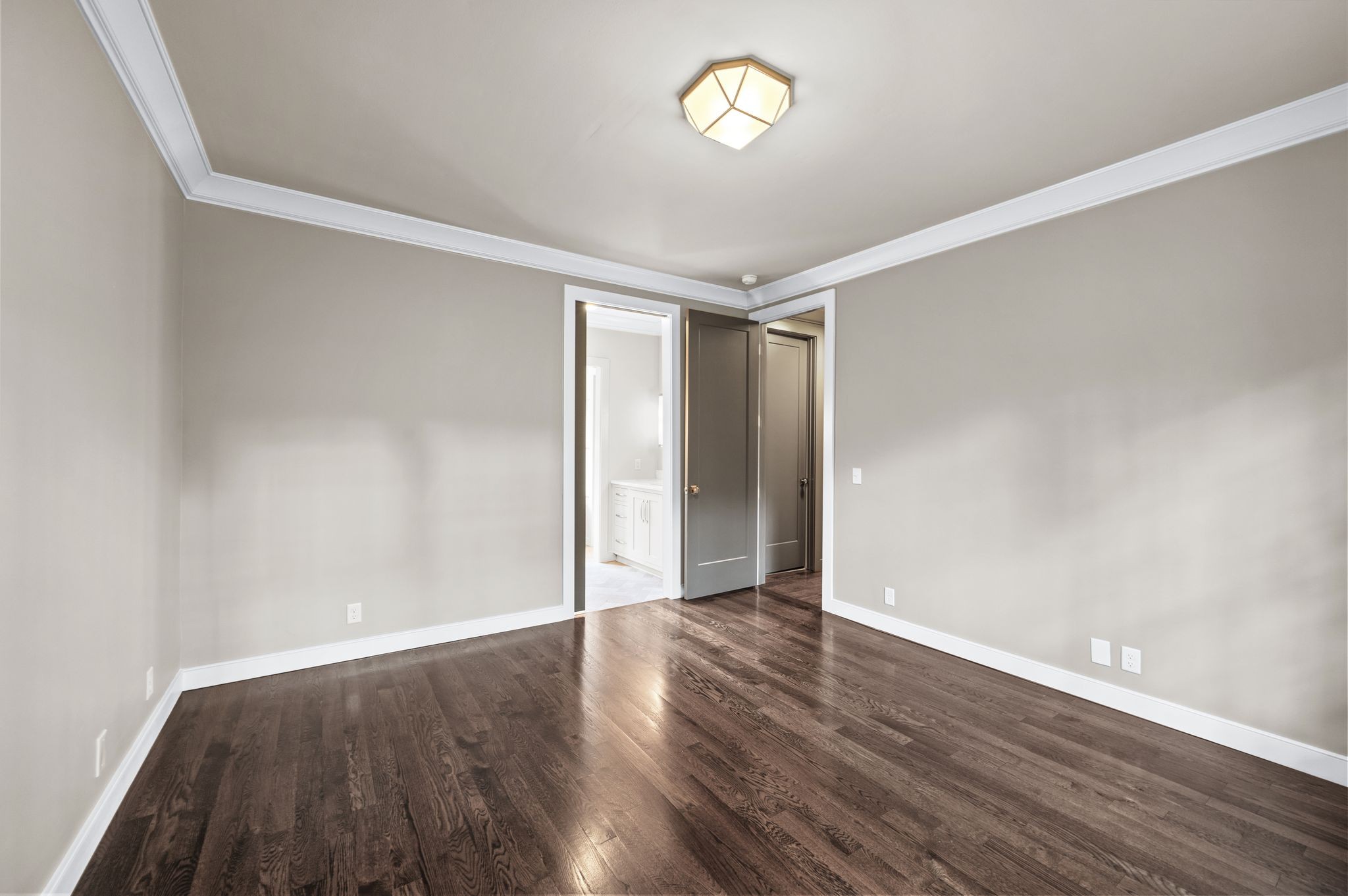 608 Linden Sq