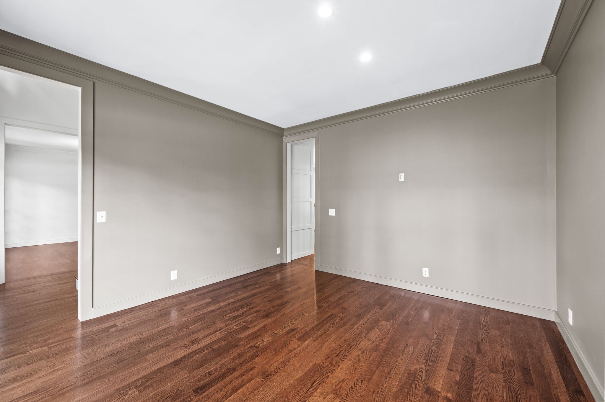 608 Linden Sq