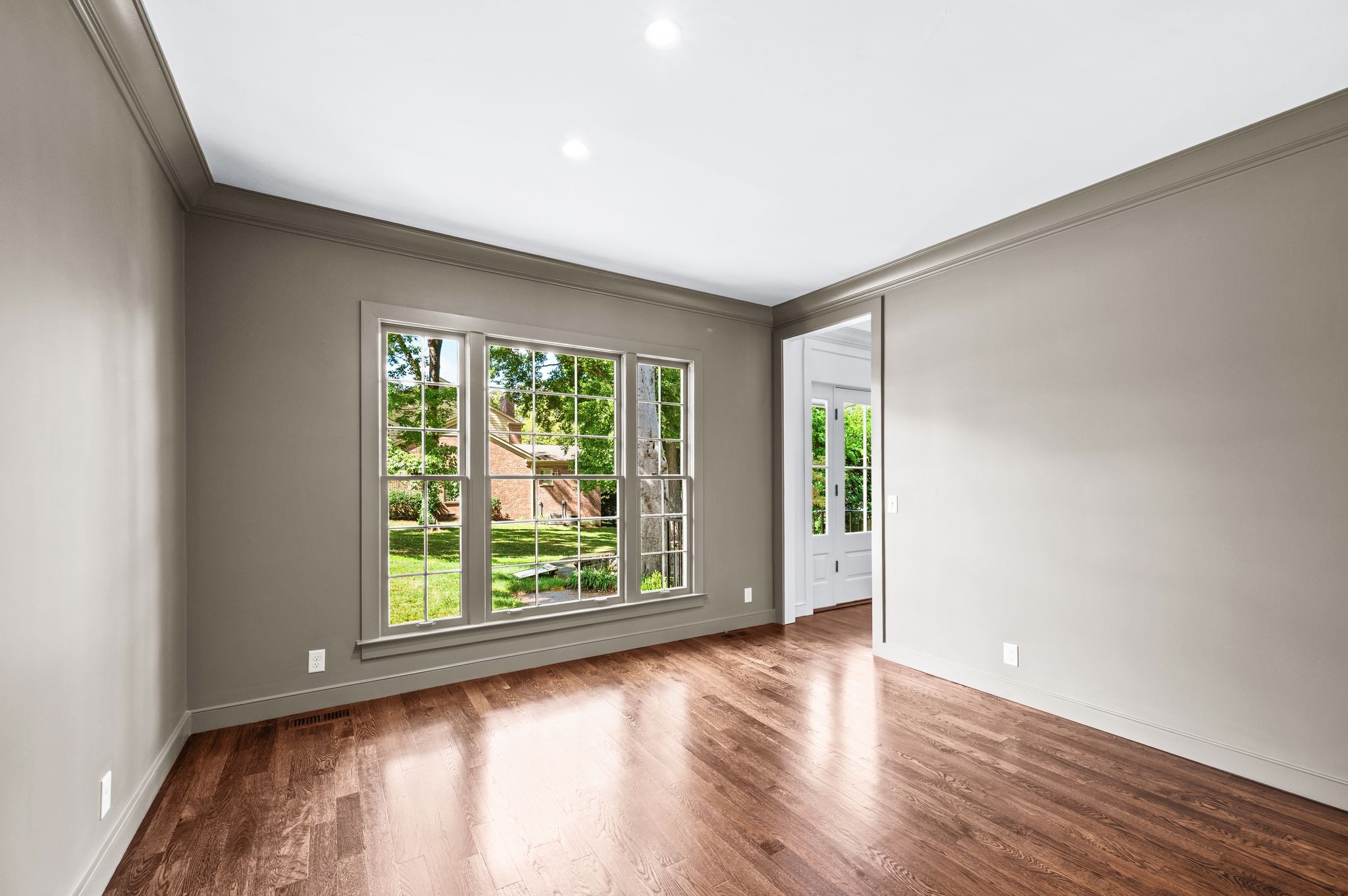 608 Linden Sq