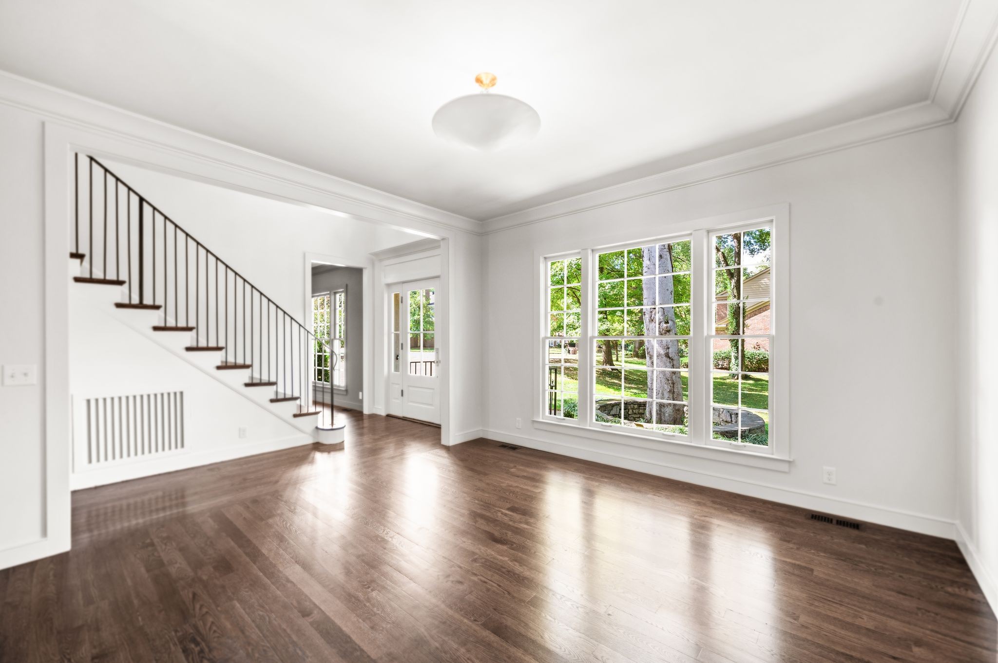 608 Linden Sq