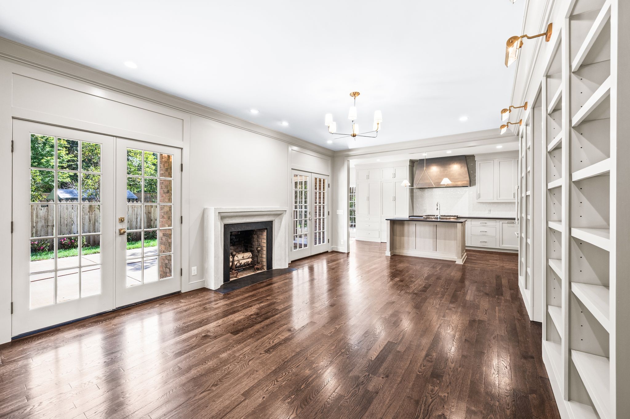 608 Linden Sq