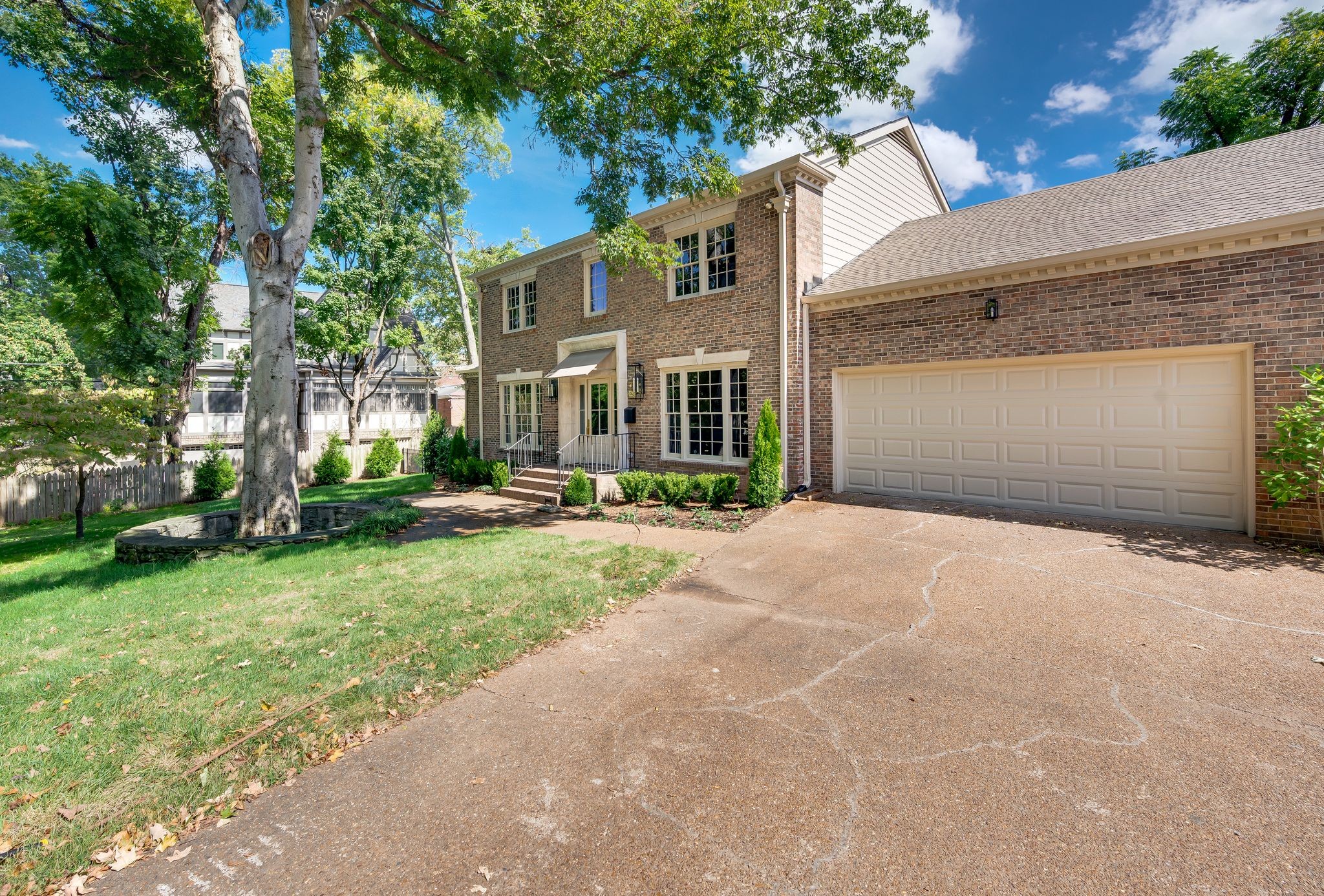 608 Linden Sq