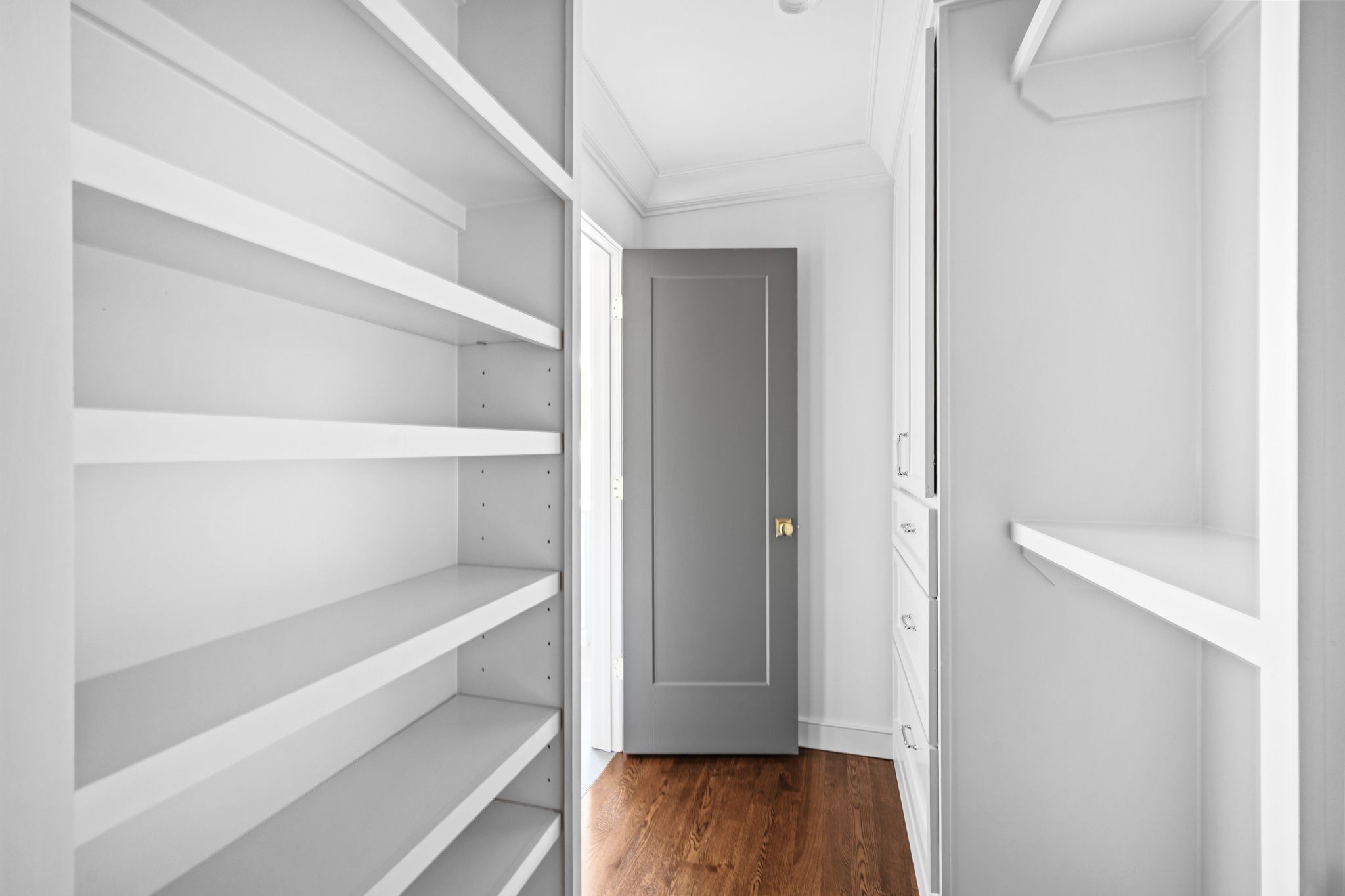 608 Linden Sq