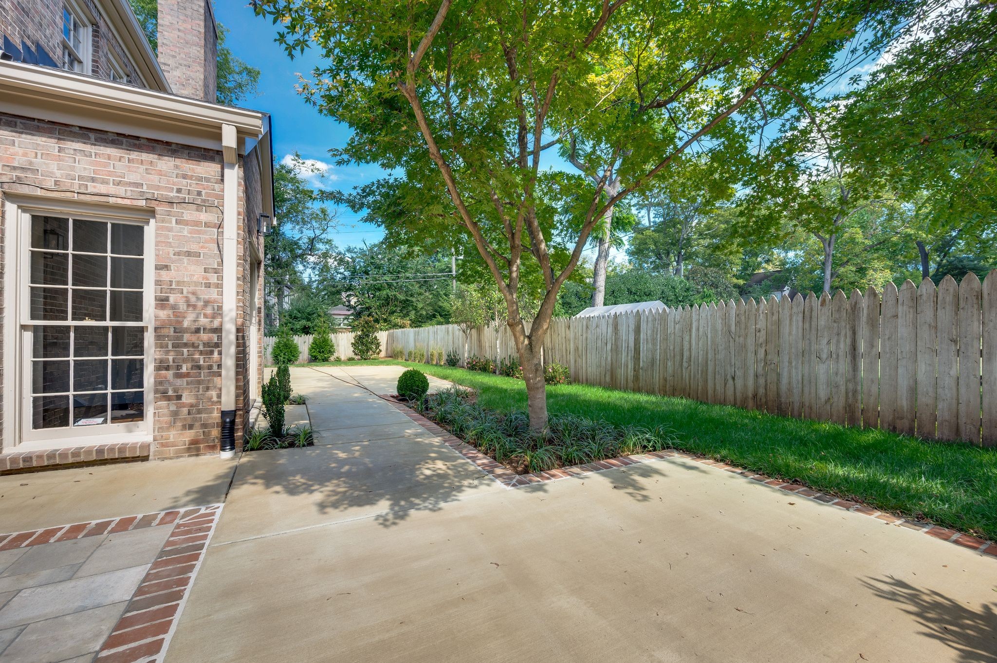 608 Linden Sq