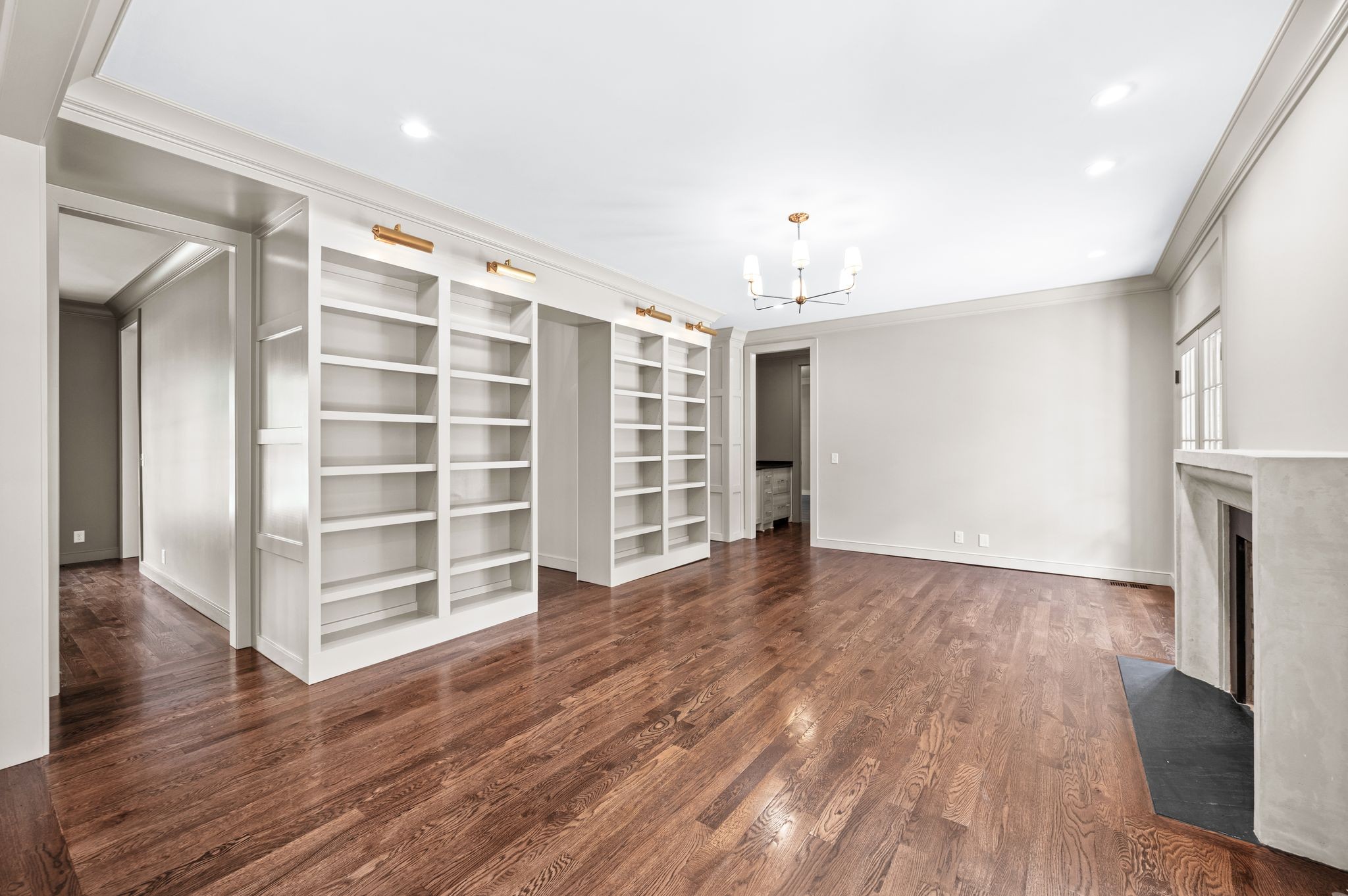 608 Linden Sq