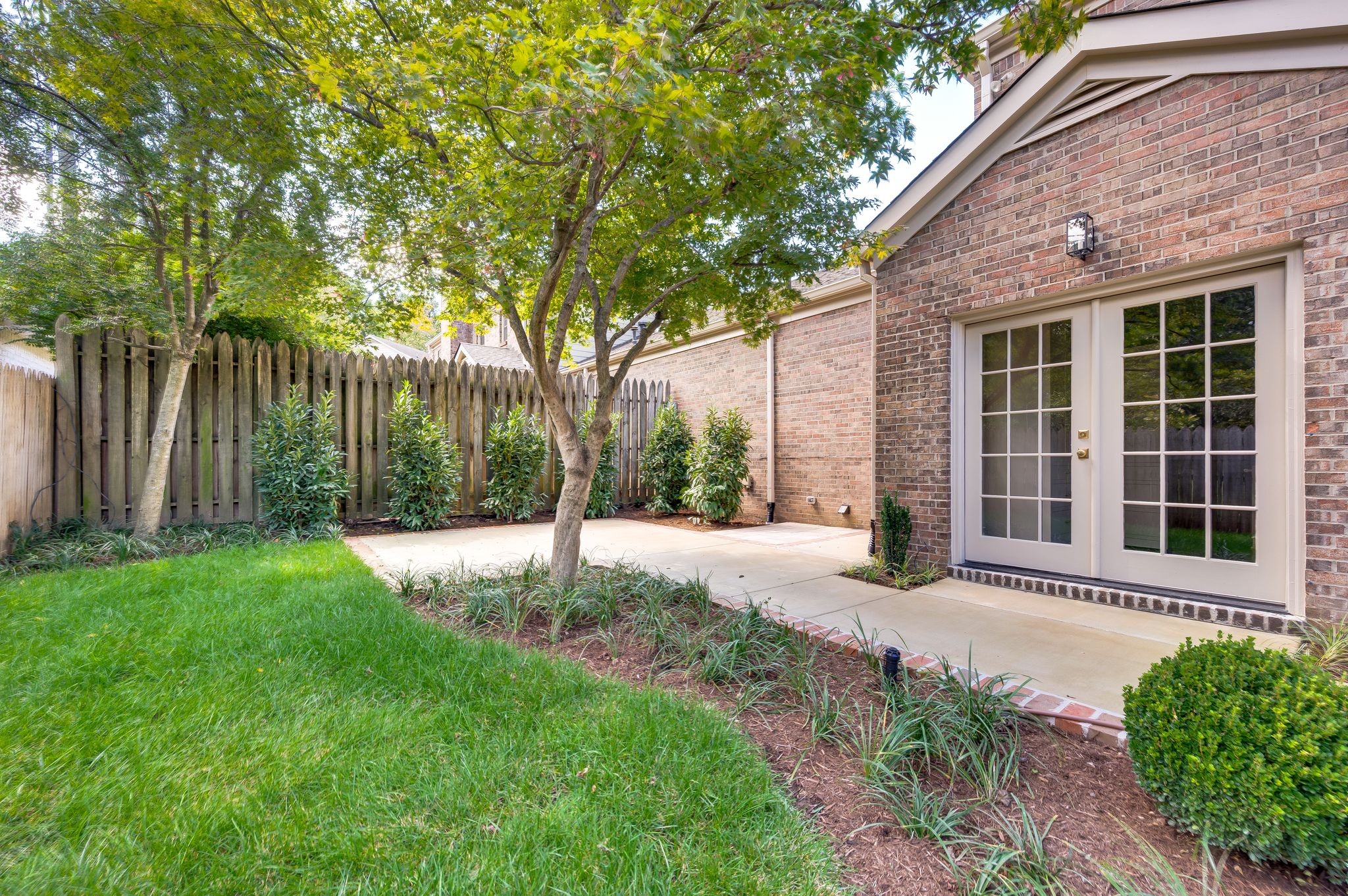 608 Linden Sq