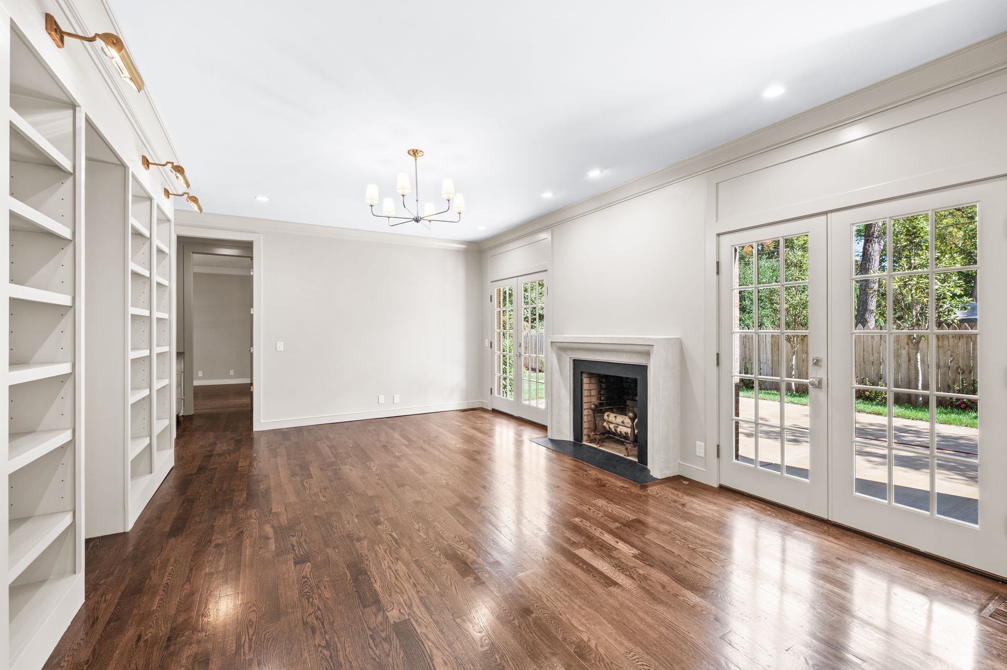 608 Linden Sq