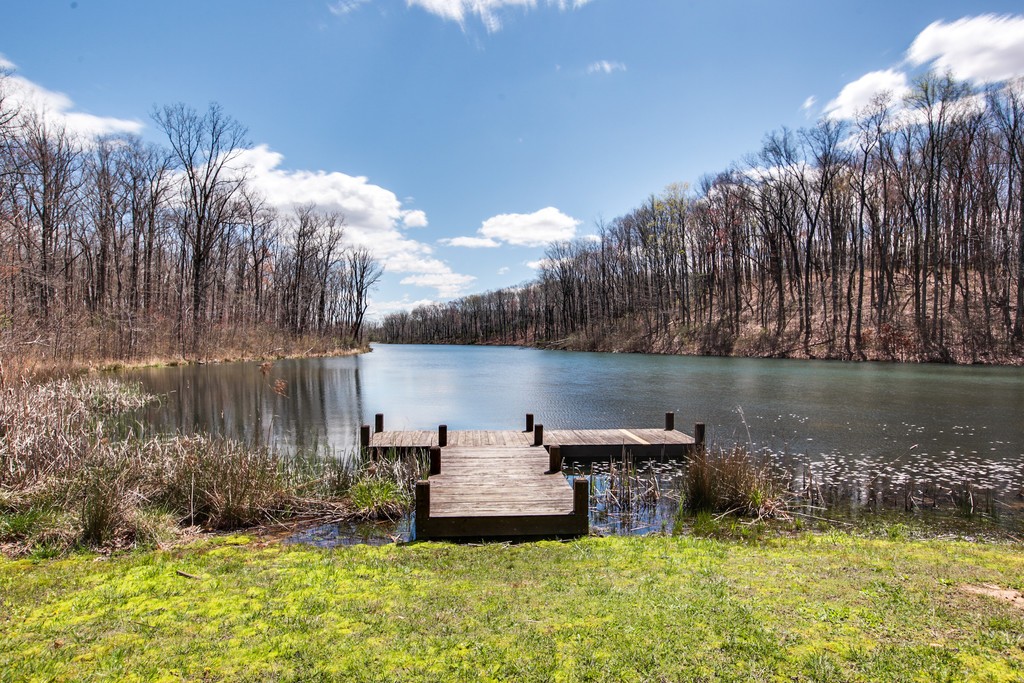 101 Chestnut Hollow Trail