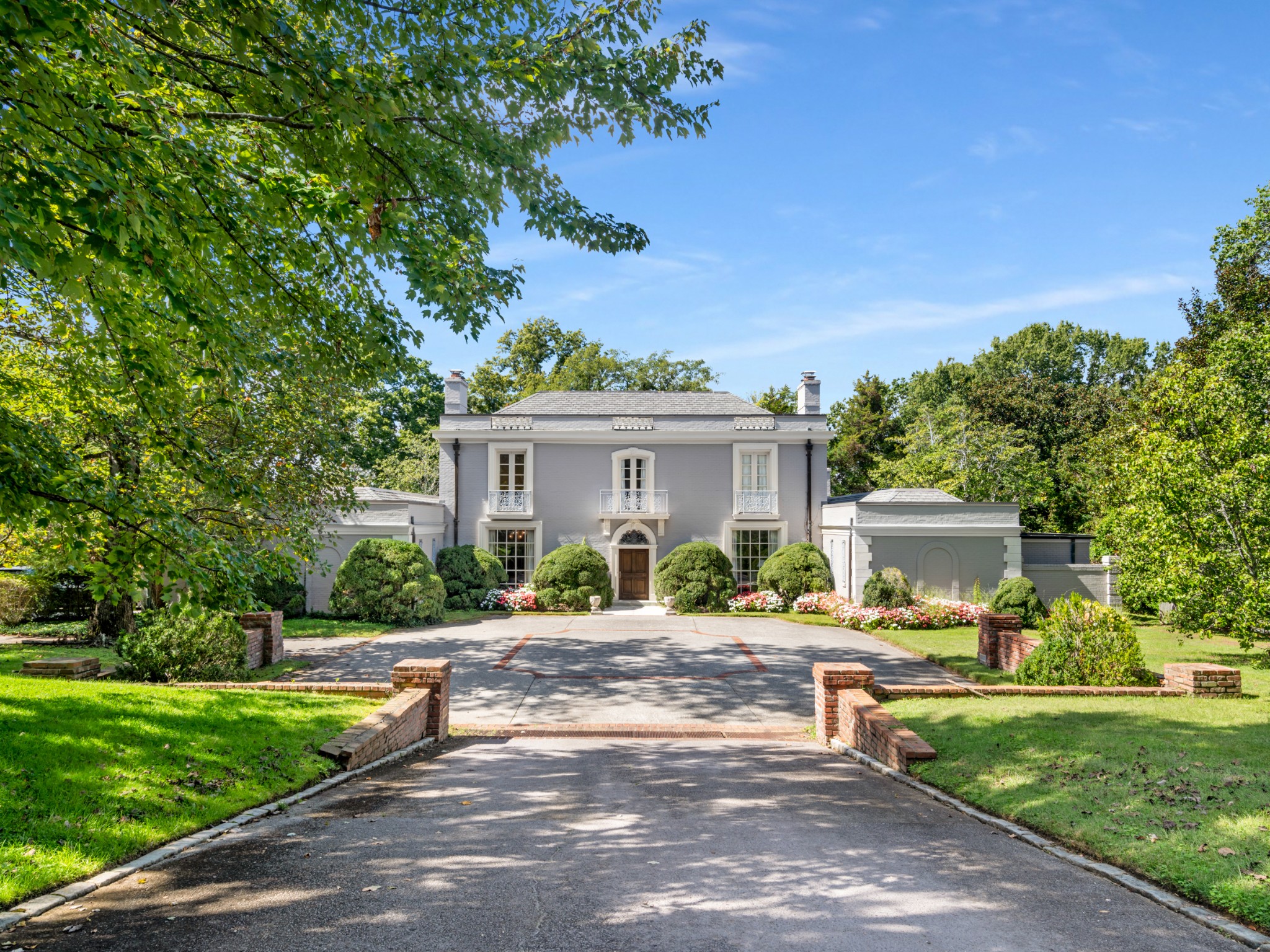 541 Jackson Blvd