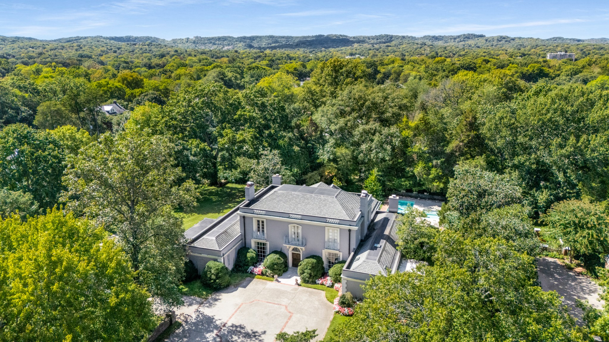 541 Jackson Blvd