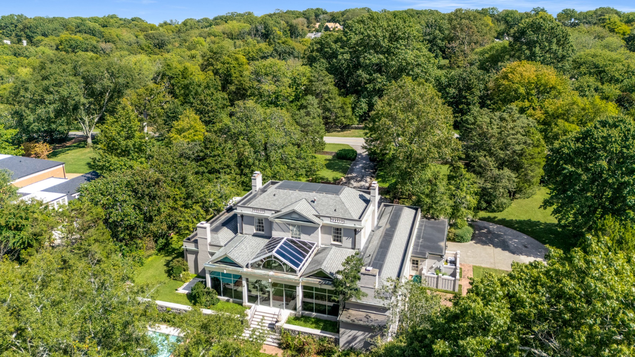 541 Jackson Blvd