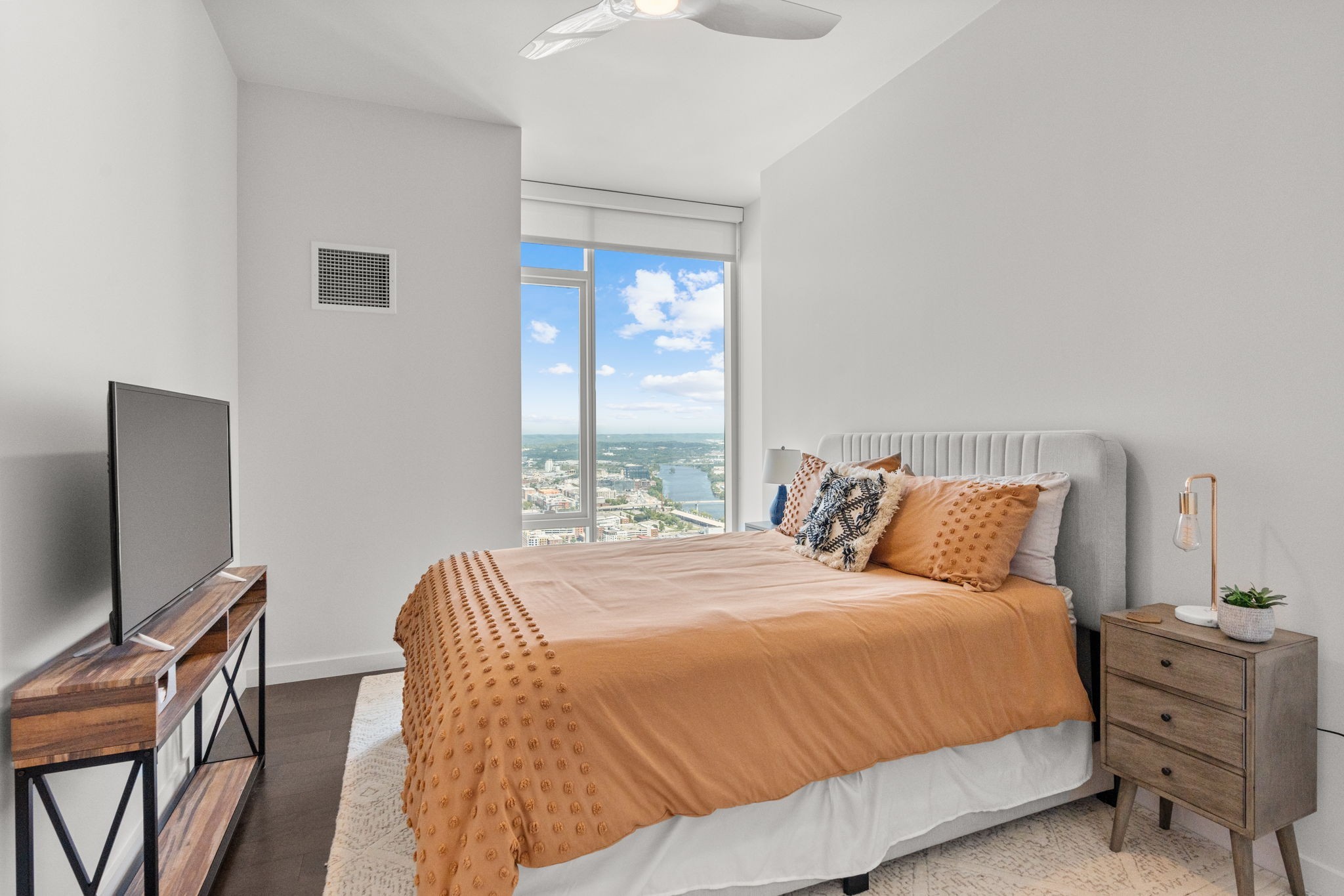 515 Church St Unit: 4401
