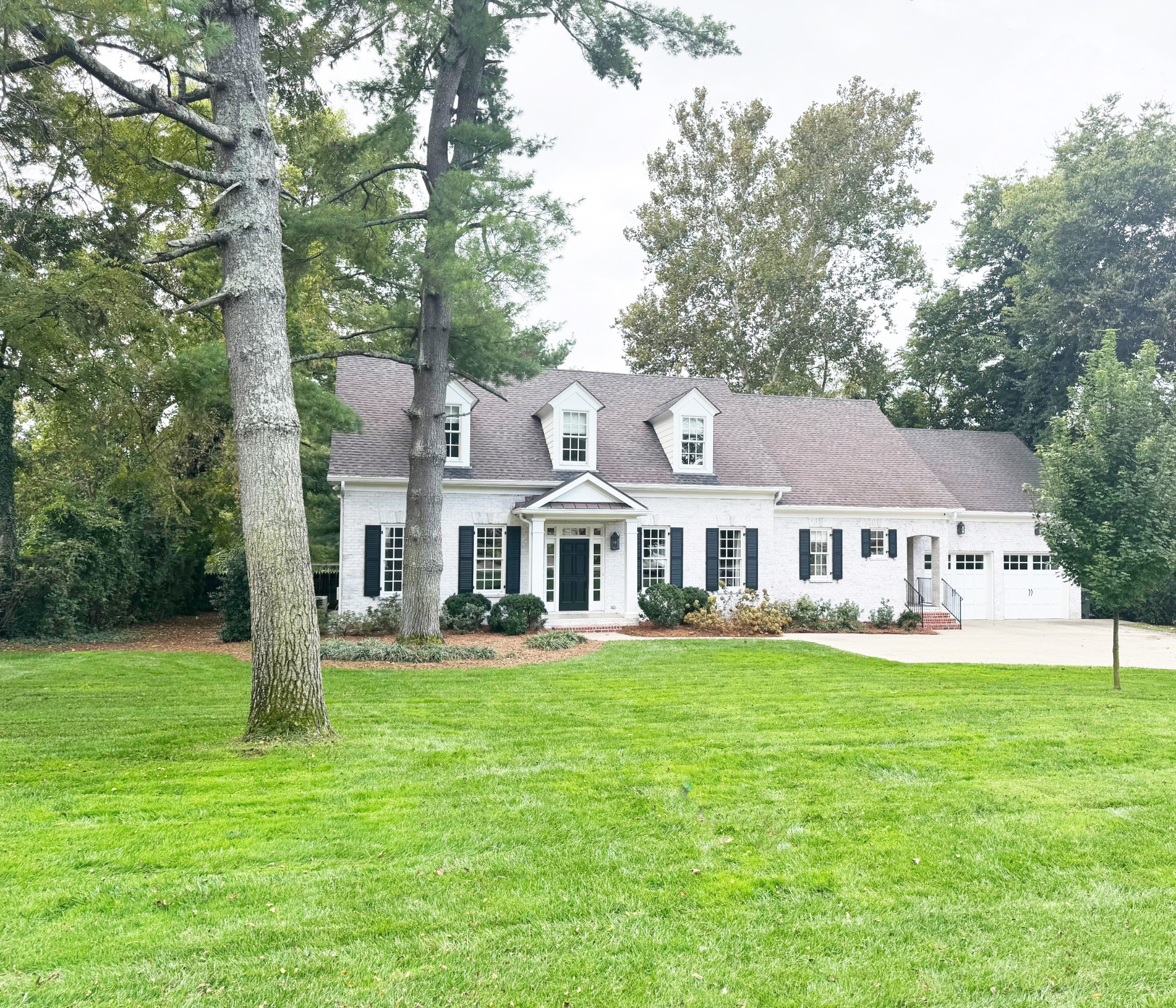 211 Paddock Ln