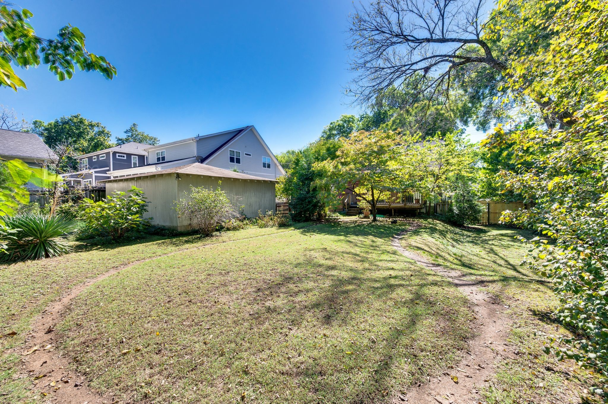 2608 W Linden Ave